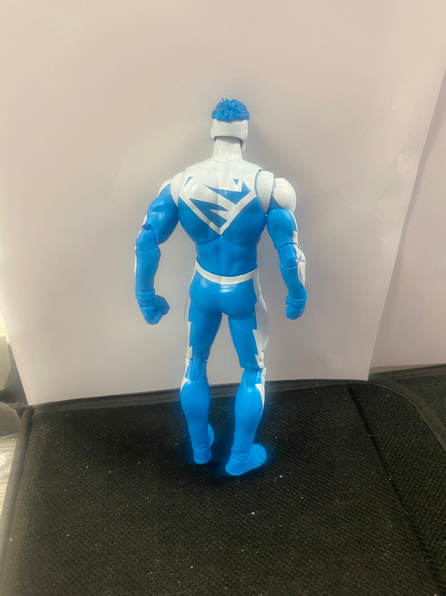 DC MULTIVERSE SUPERMAN BLUE FIGURE