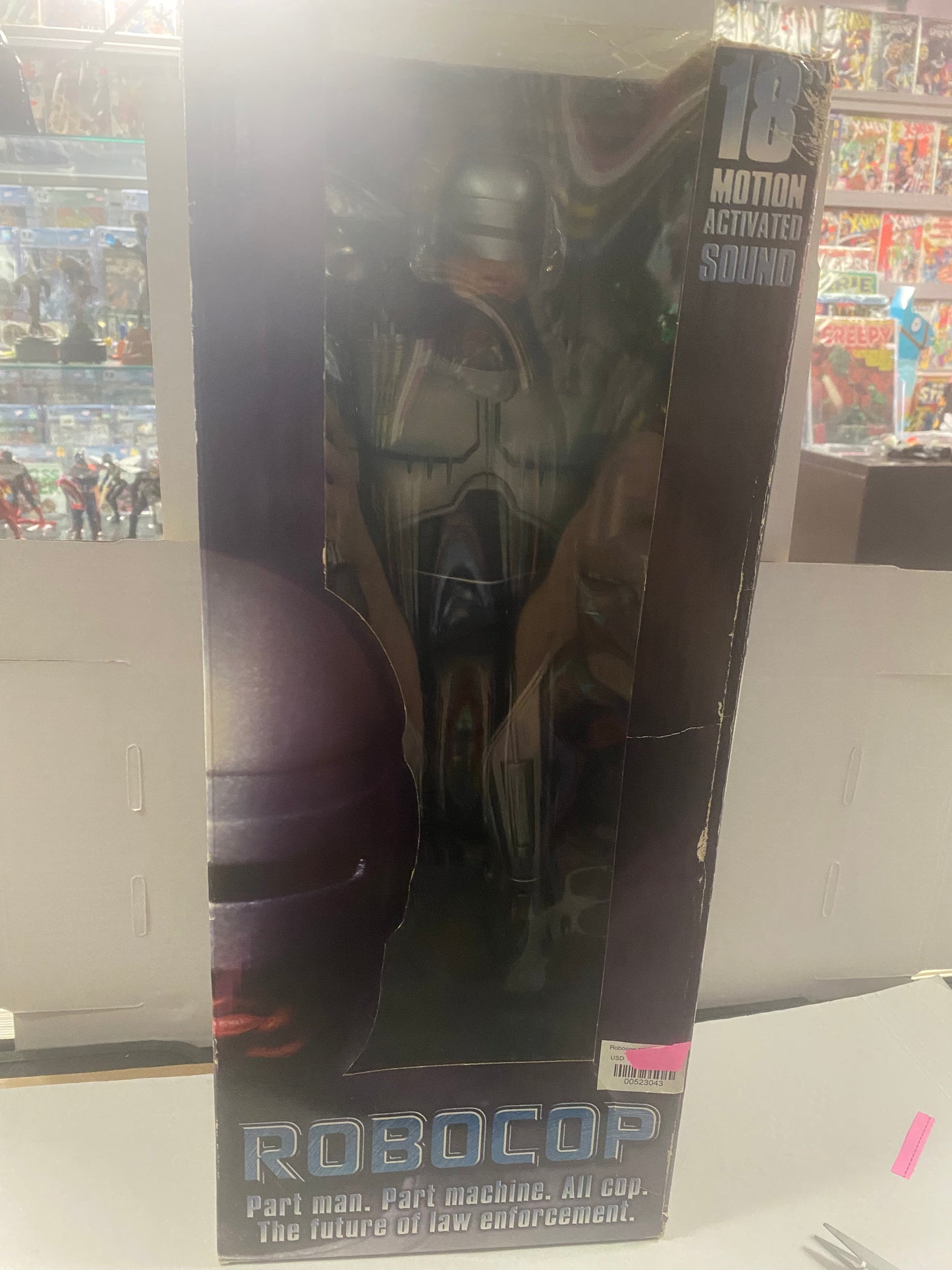 NECA ROBOCOP WITH 18 MOTION ACTIVATED SOUNDS