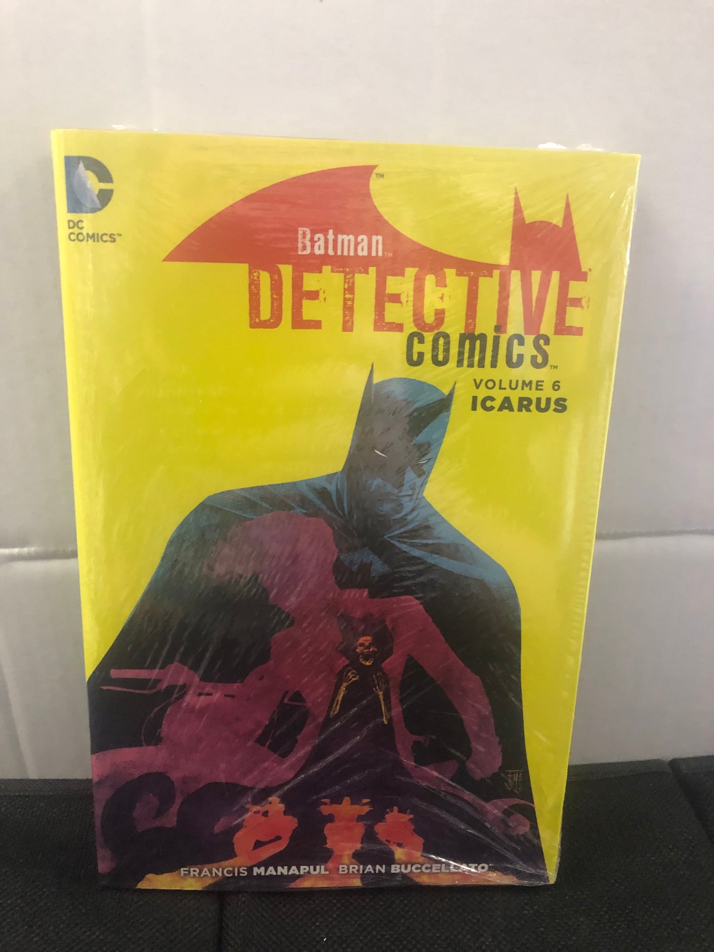 DC COMICS BATMAN DETECTIVE COMICS VOLUME SIX (2015)