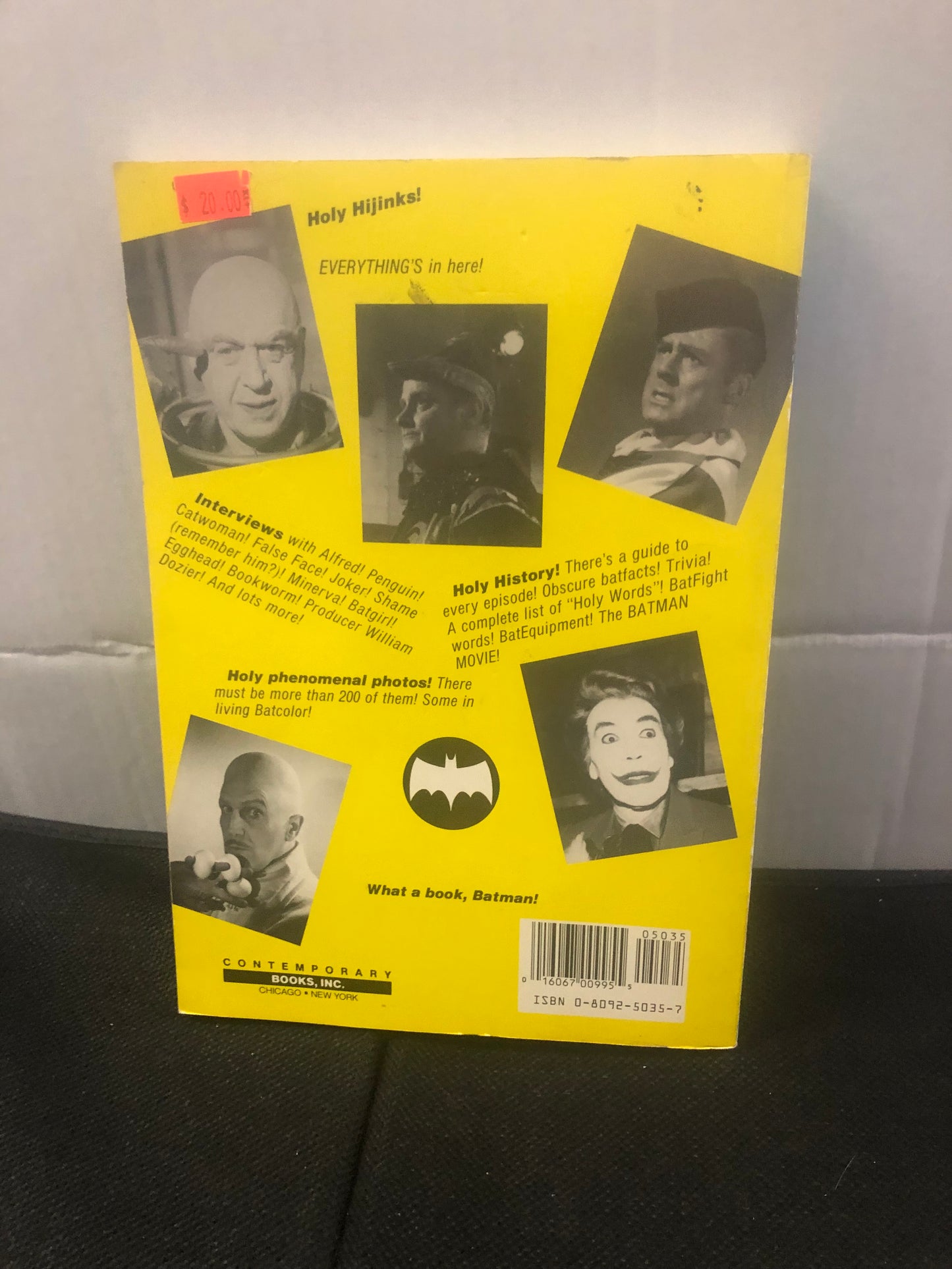 DC COMICS THE OFFICIAL BATMAN BATBOOK (1986)