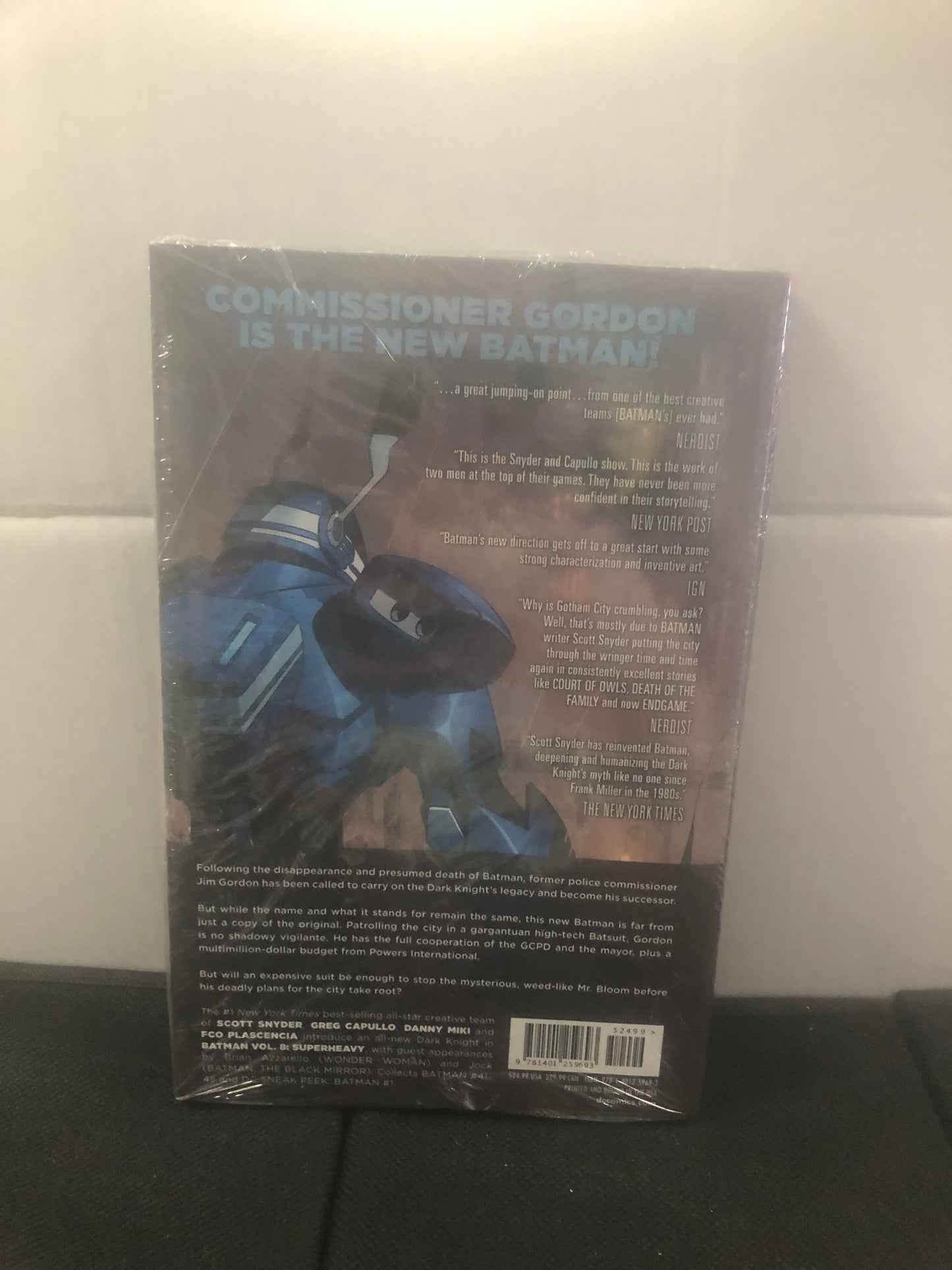 DC COMICS BATMAN VOLUME EIGHT SUPERHEAVY (2016)