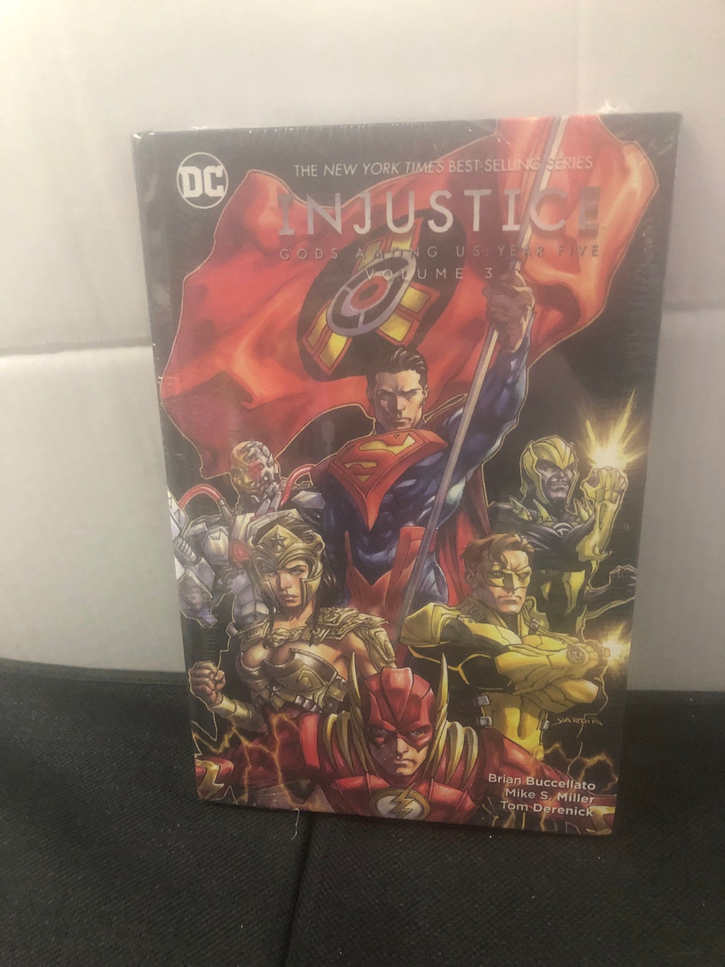 DC COMICS INJUSTICE GODS AMONG US YEAR FIVE VOLUME THREE (2017)