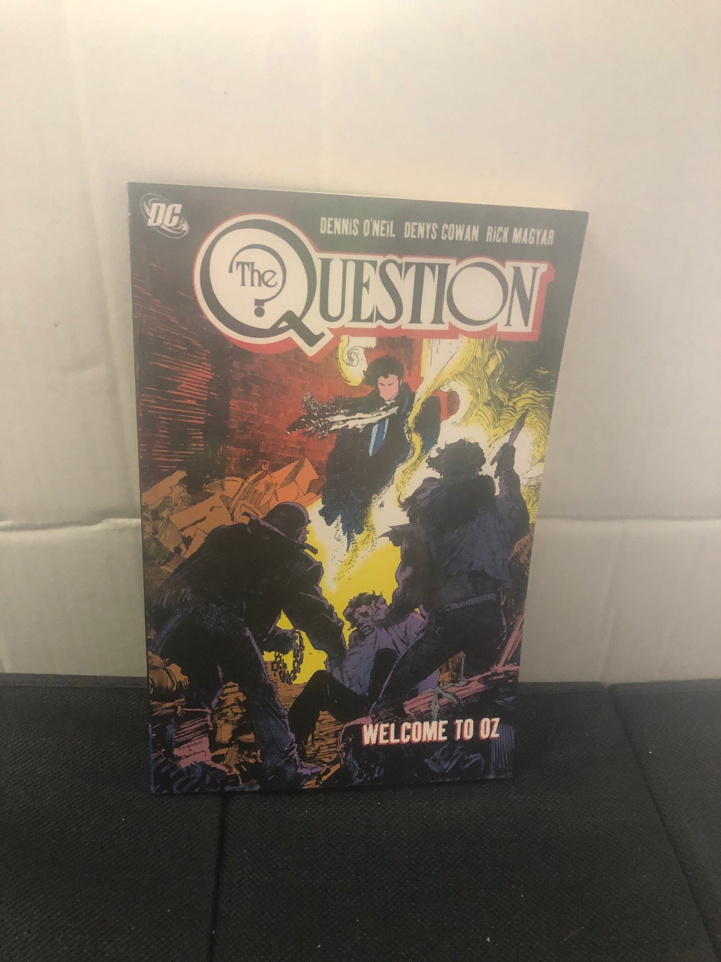 DC COMICS THE QUESTION VOLUME FOUR WELCOME TO OZ (2009)