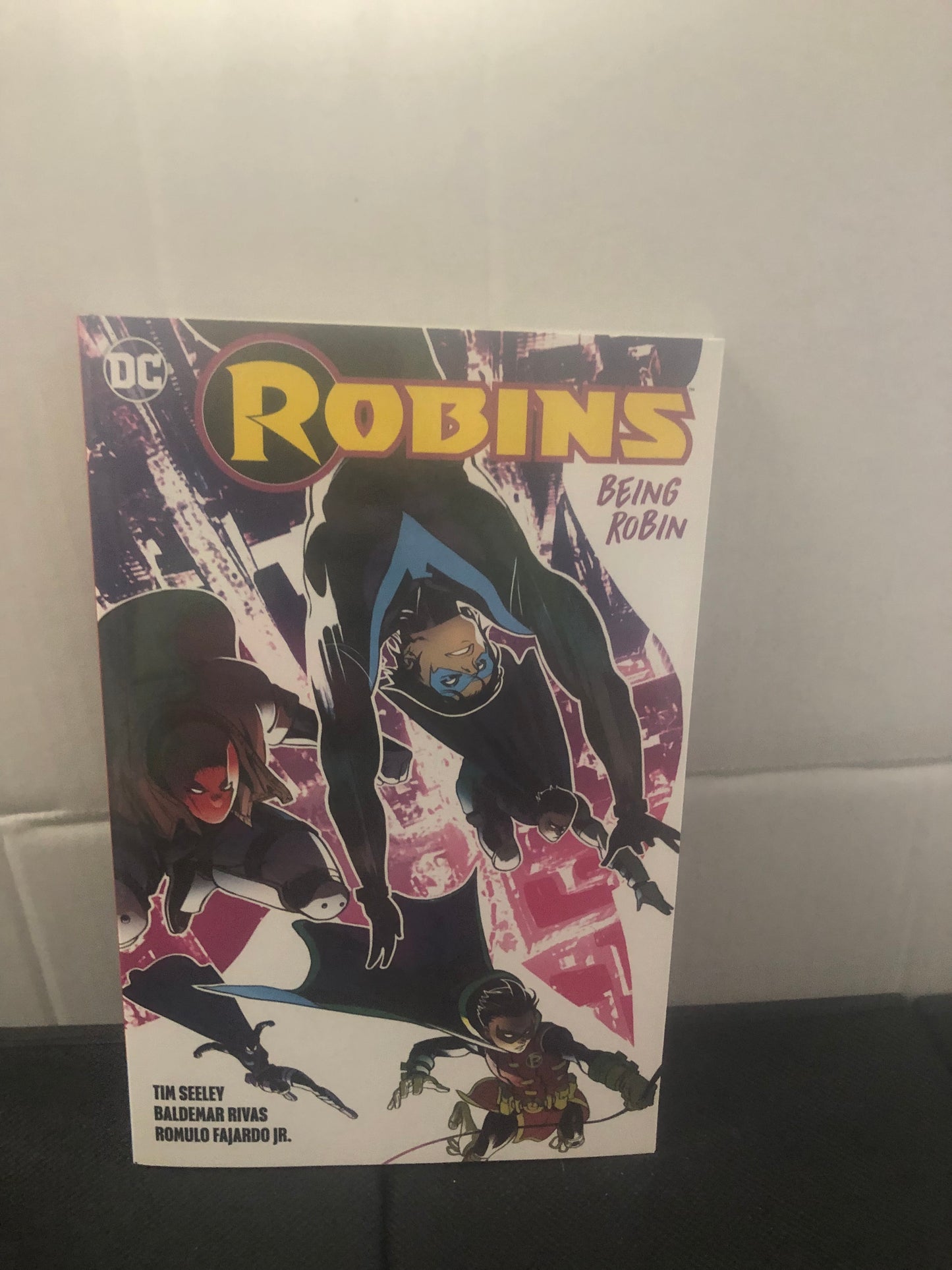 DC COMICS ROBINS TRADE (2022)