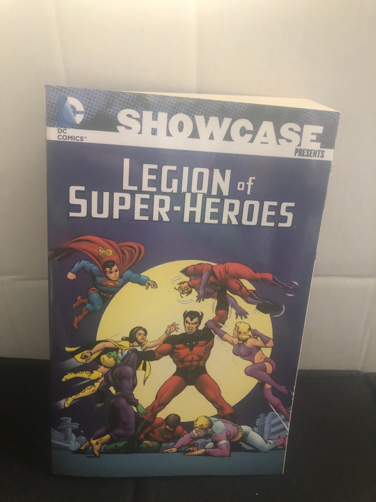 DC COMICS SHOWCASE PRESENTS LEGION Of SUPER-HEROES VOLUME FIVE (2015)