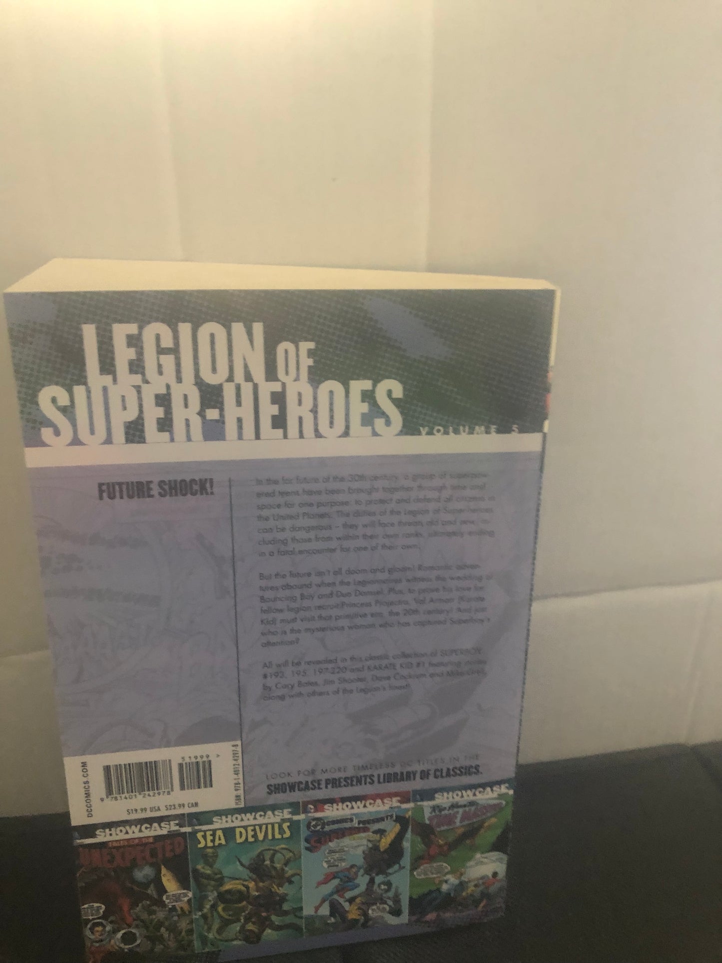 DC COMICS SHOWCASE PRESENTS LEGION Of SUPER-HEROES VOLUME FIVE (2015)