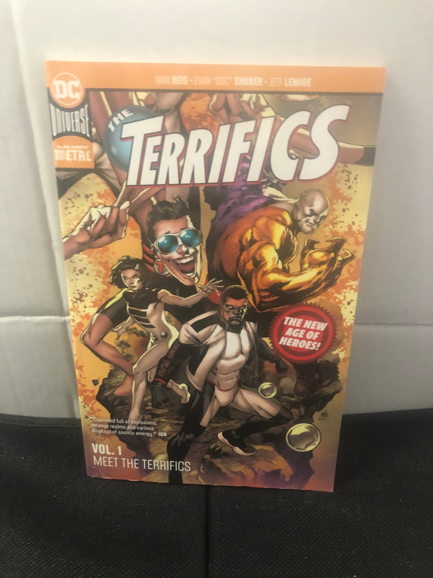 DC COMICS THE TERRIFICS VOLUME ONE MEET THE TERRIFICS (2018)