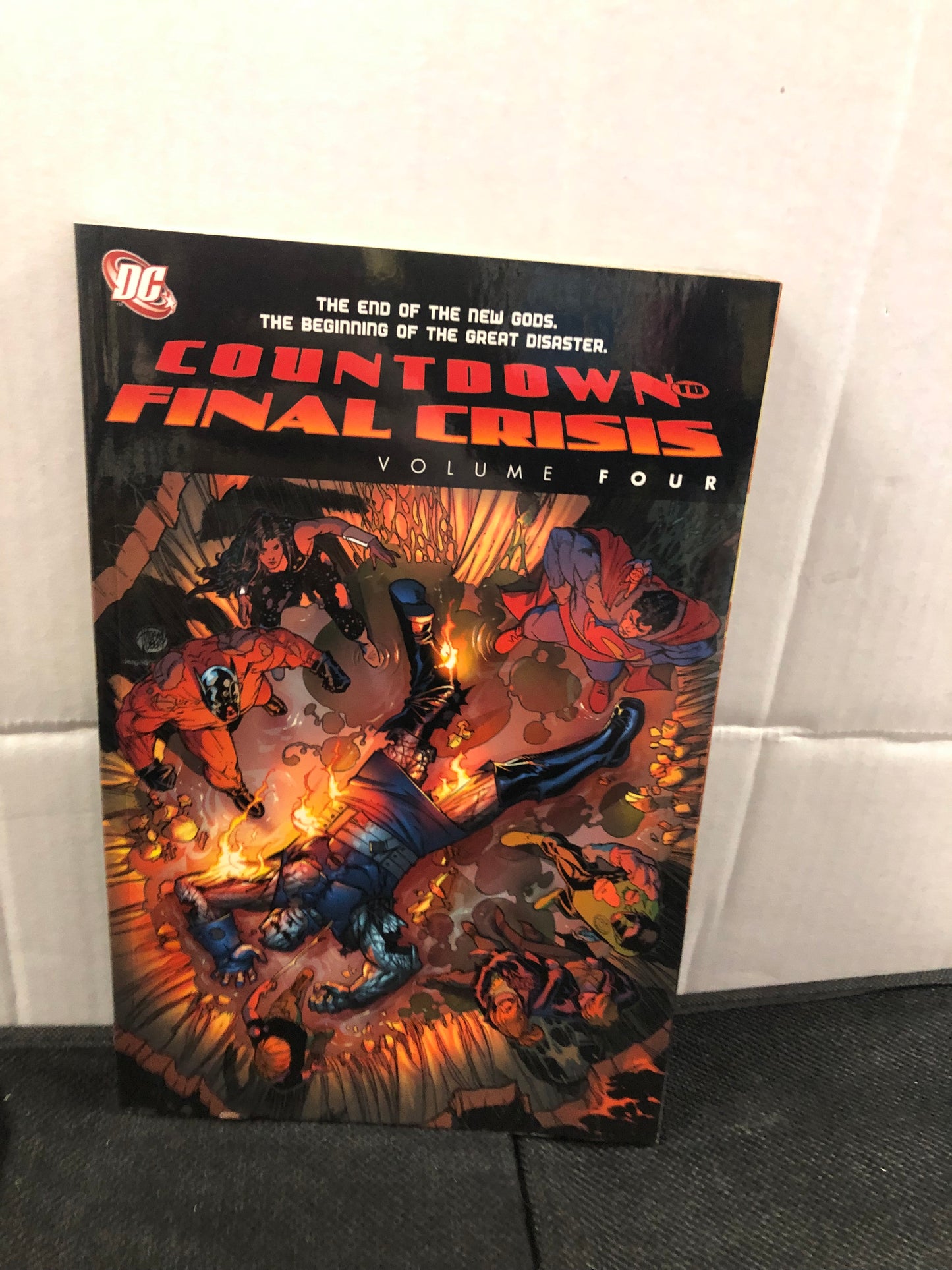 DC COMICS COUNTDOWN  TO FINAL CRISIS VOLUME FOUR (2008)