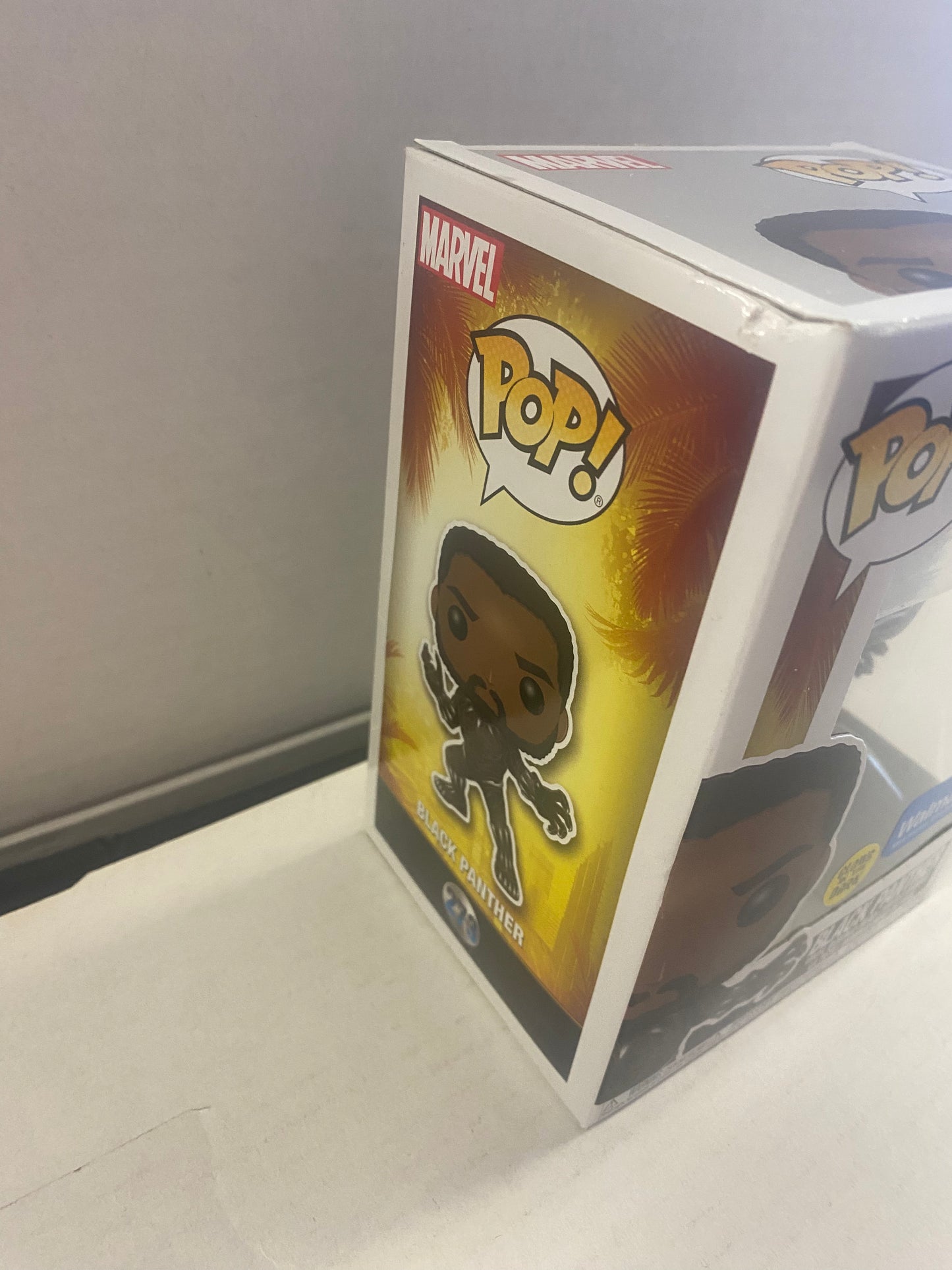 FUNKO POP BLACK PANTHER #273 BLACK PANTHER GLOW IN THE DARK WALMART EXCLUSIVE