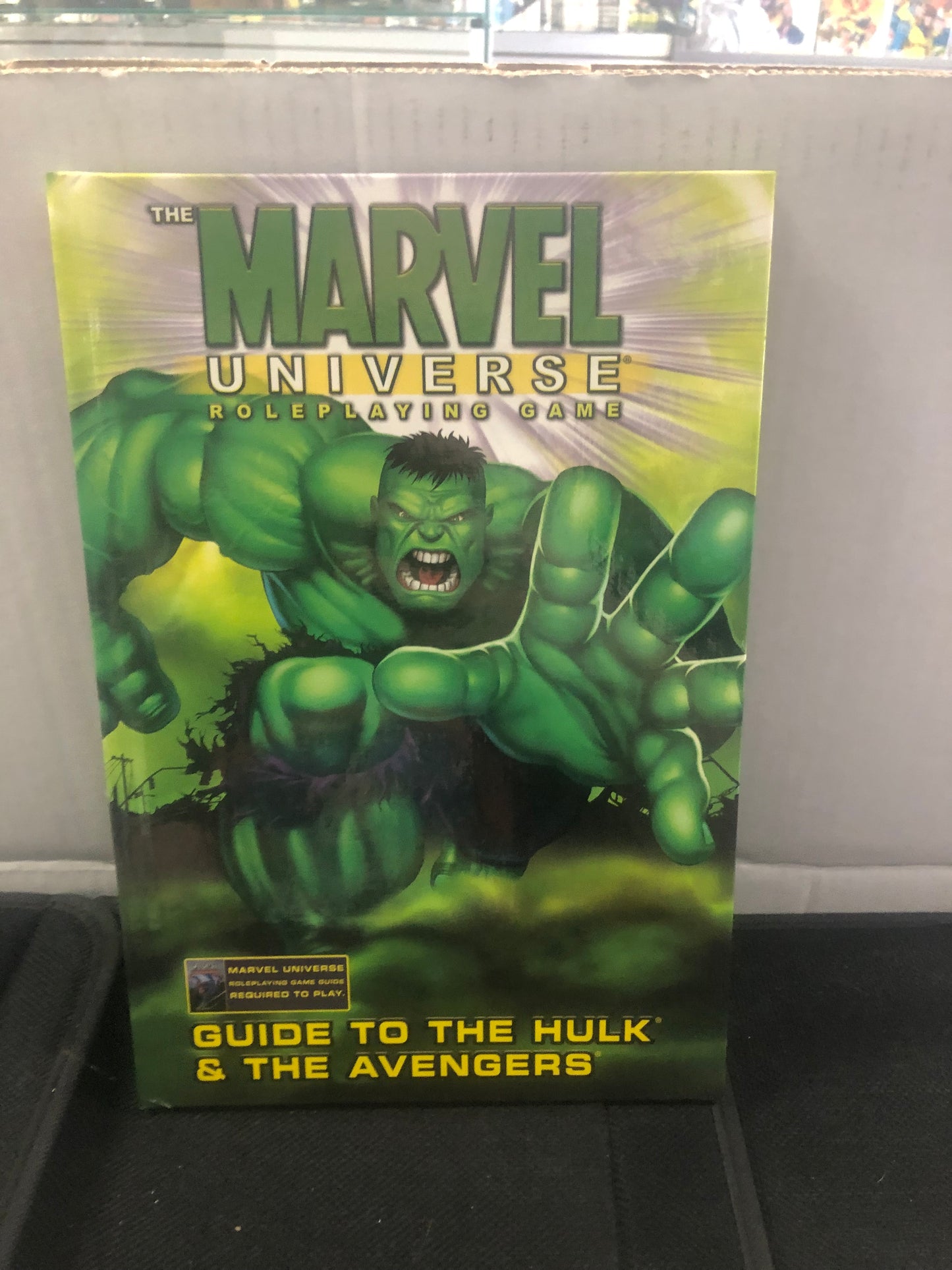 MARVEL COMICS THE MARVEL UNIVERSE ROLEPLAYING GAME GUIDE TO THE HULK& THE AVENGERS (2003)