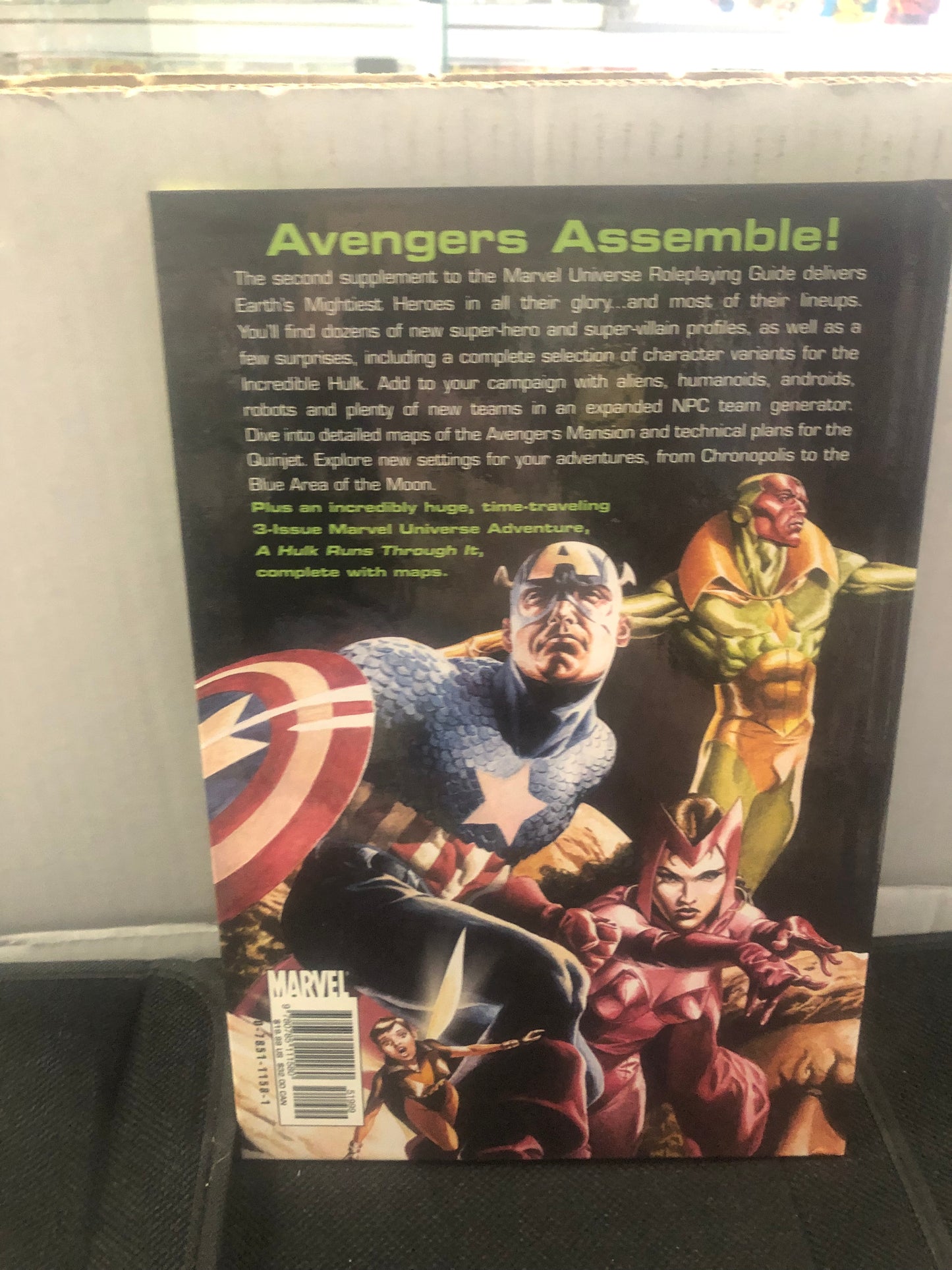 MARVEL COMICS THE MARVEL UNIVERSE ROLEPLAYING GAME GUIDE TO THE HULK& THE AVENGERS (2003)