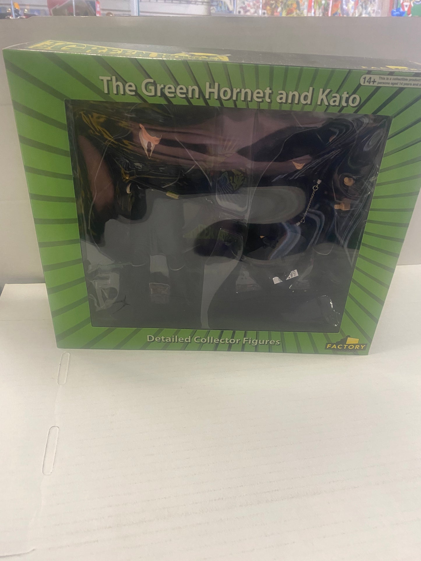 FACTORY ENTERTAINMENT THE GREEN HORNET AND KATO COLLECTOR FIGURES (2010)
