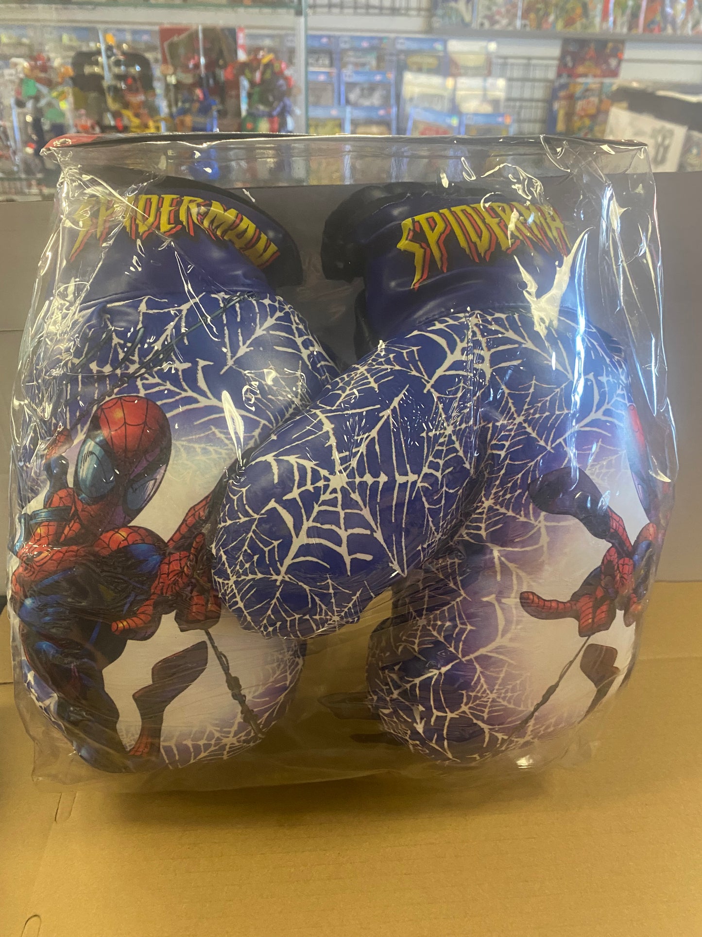 KELLYTOY MARVELS SPIDER-MAN BOXING GLOVES (2004)