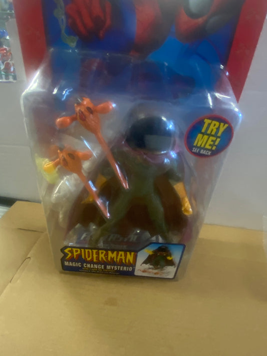 TOYBIZ SPIDER-MANS MAGIC CHANGE MYSTERIO WITH LIGHT UP HELMET (2005)