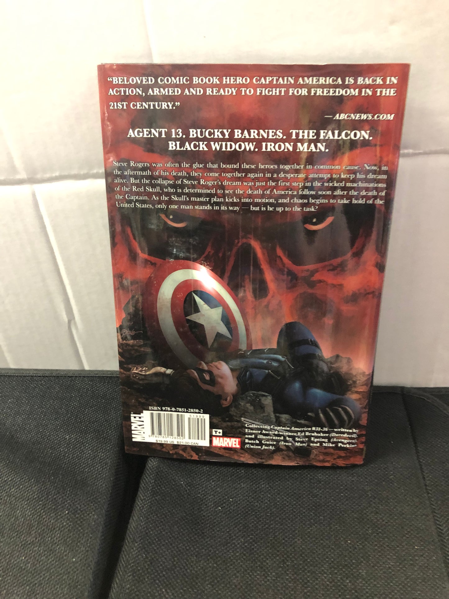 MARVEL COMICS THE DEATH OF CAPTAIN AMERICA THE BURDEN OF DREAMS (2008)