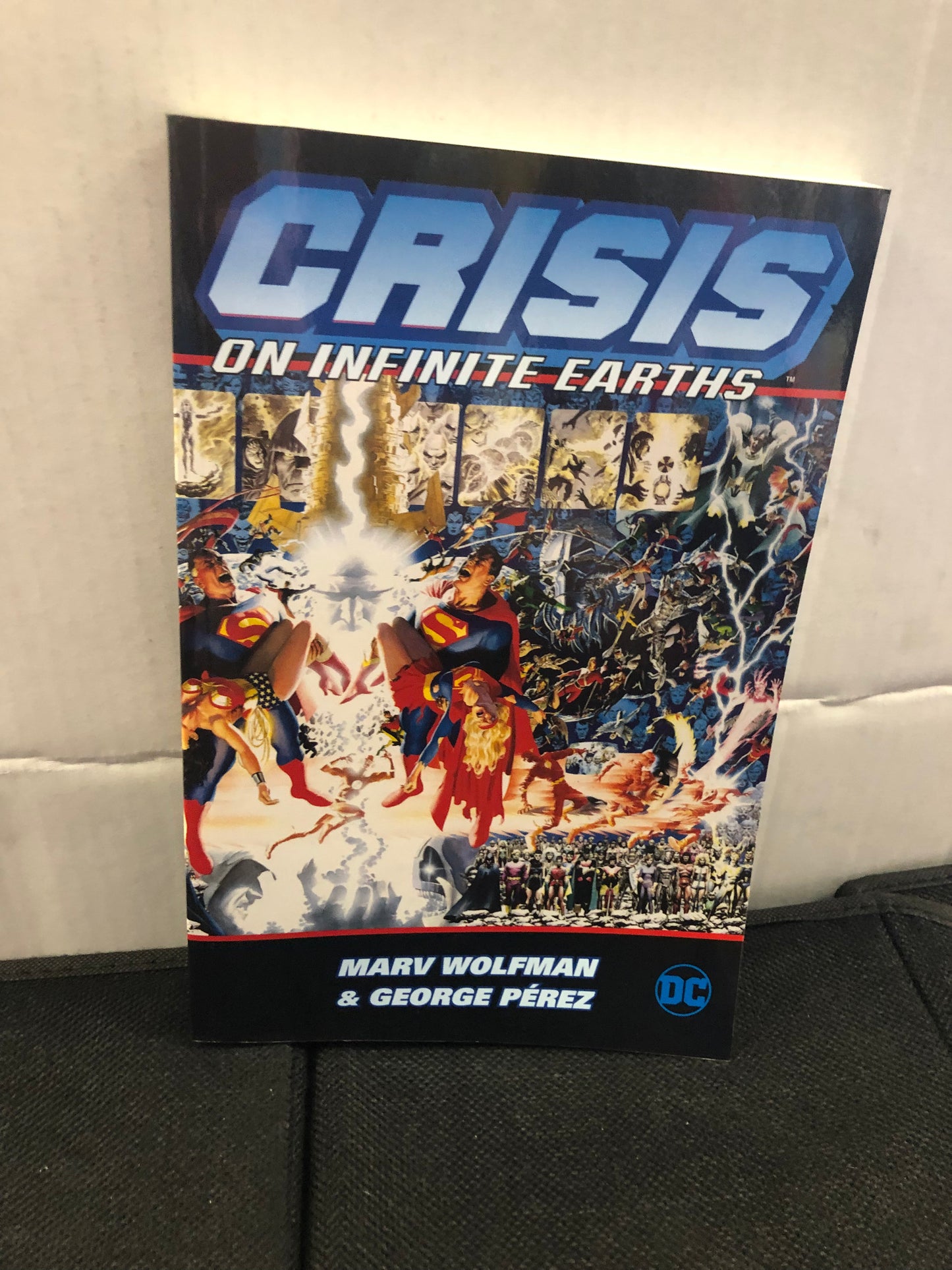 DC COMICS CRISIS ON INFINITE EARTHS SEVENTEENTH PRINTING (2022)