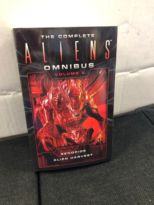 TITAN BOOKS THE COMPLETE ALIENS OMNIBUS VOLUME TWO (2016)