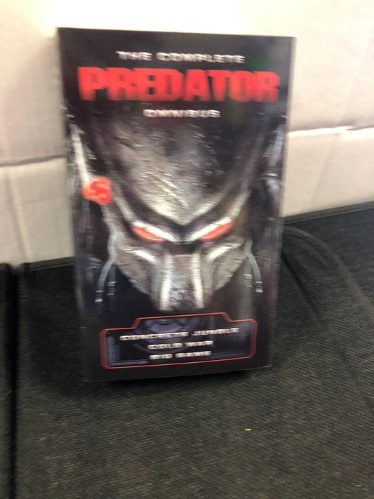 TITAN BOOKS THE COMPLETE PREDATOR OMNIBUS (2018)