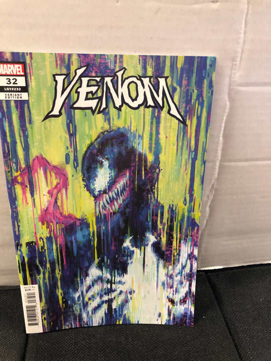 MARVEL COMICS VENOM 32 VARIANT