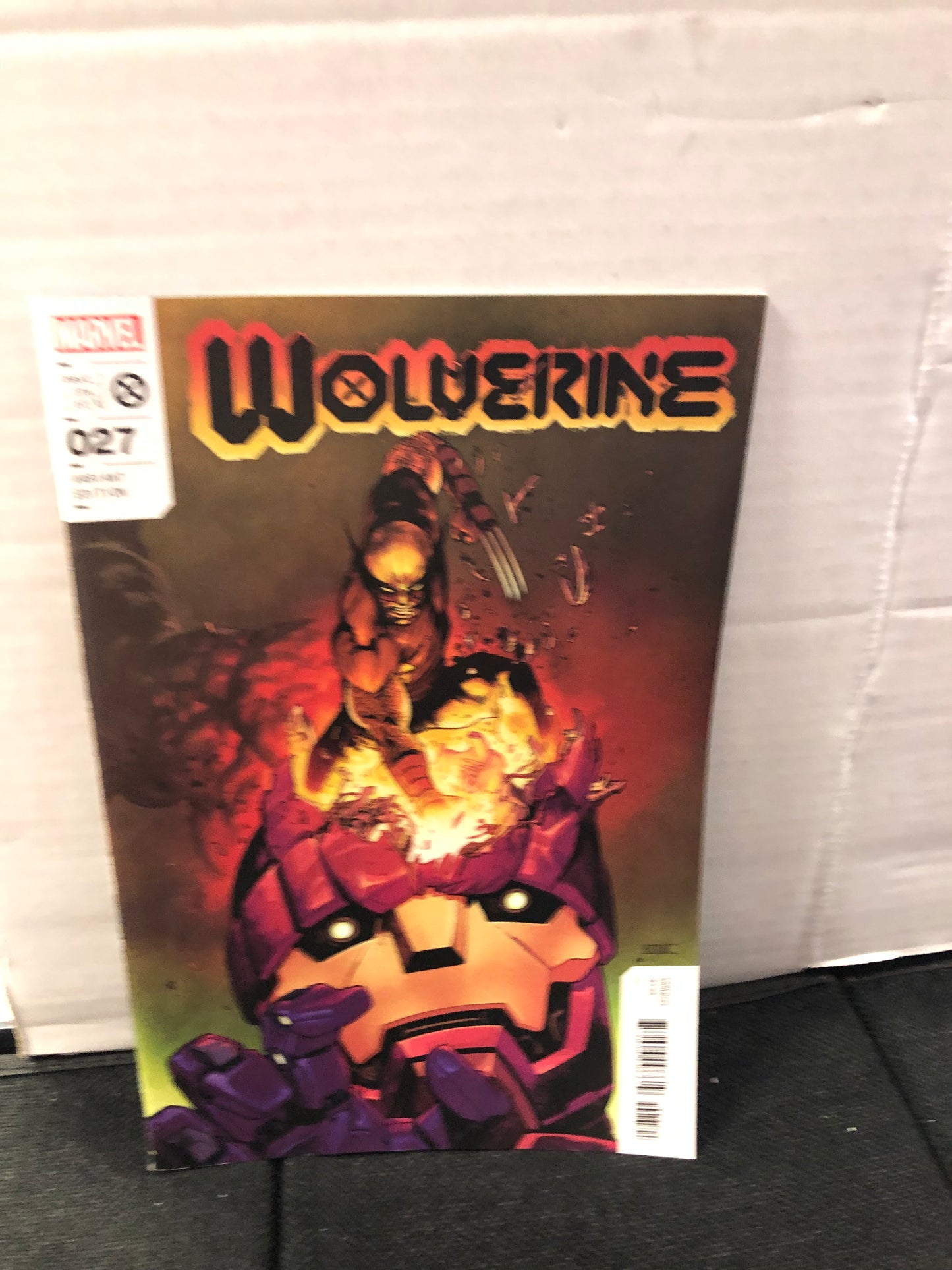 MARVEL COMICS WOLVERINE 27 VARIANT