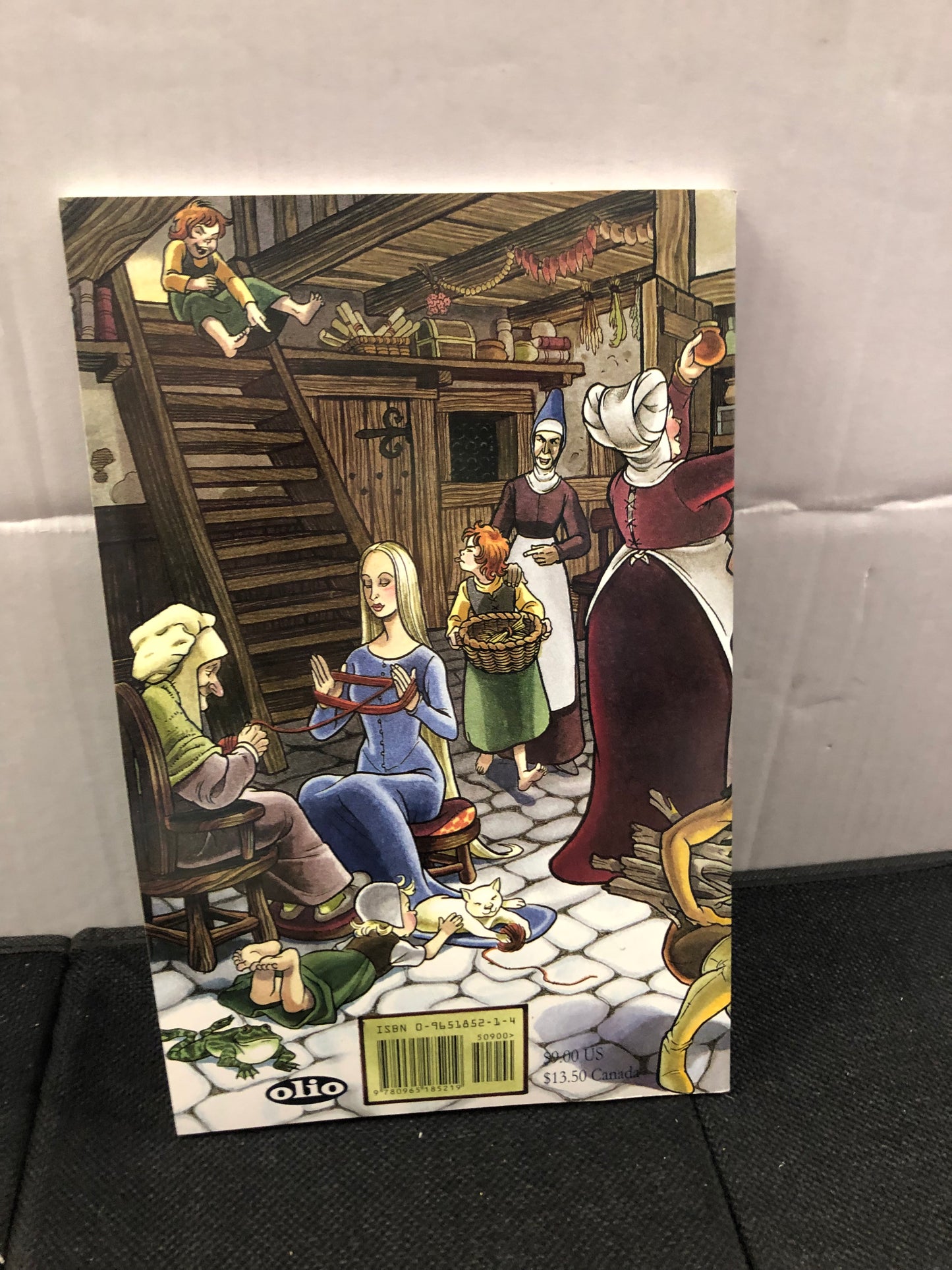 OLIO CASTLE WAITING THE CURSE OF BRAMBLY HEDGE SECOND PRINTING (1999)