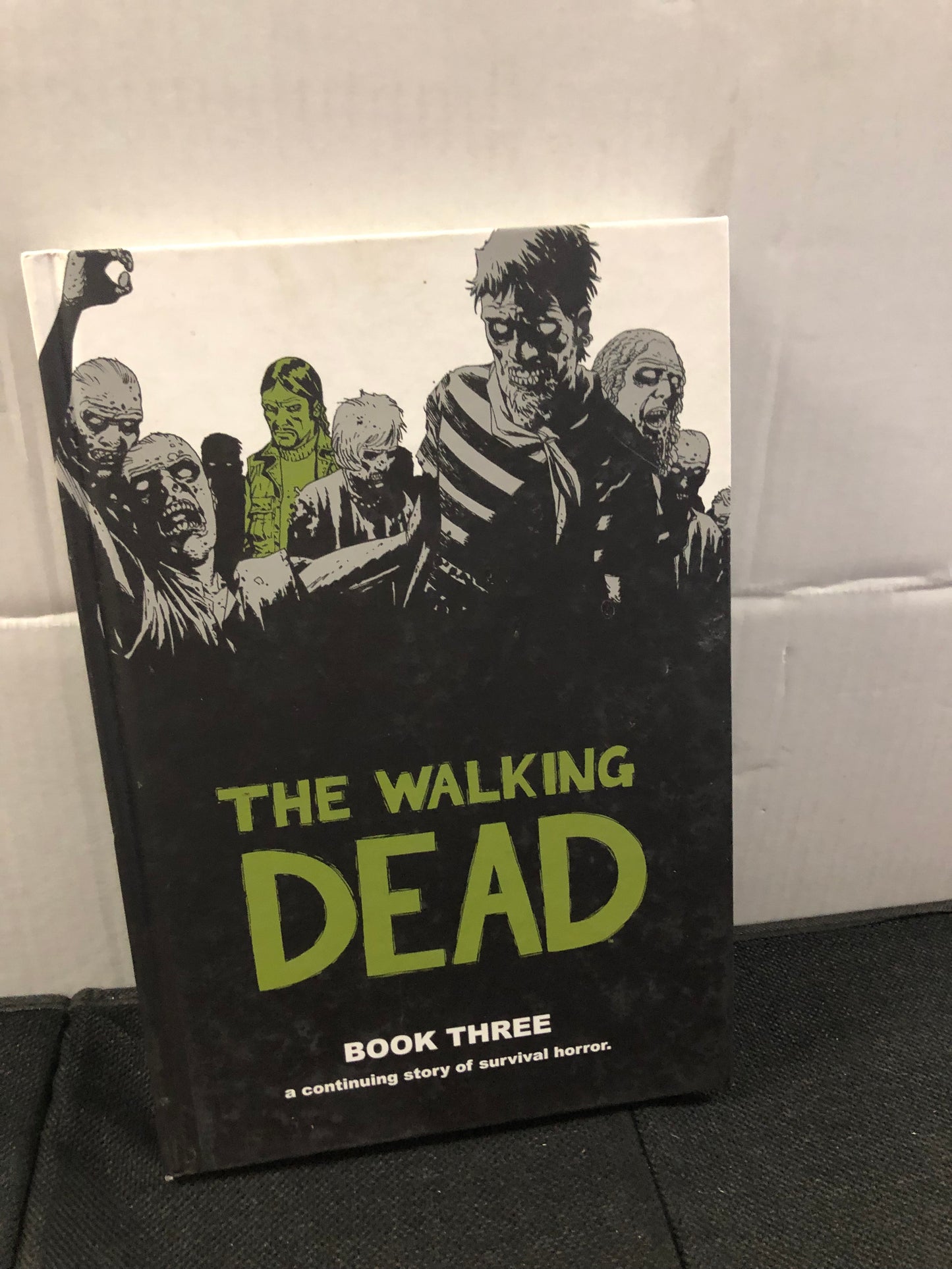 IMAGE COMICS THE WALKING DEAD BOOK THREE (2007)