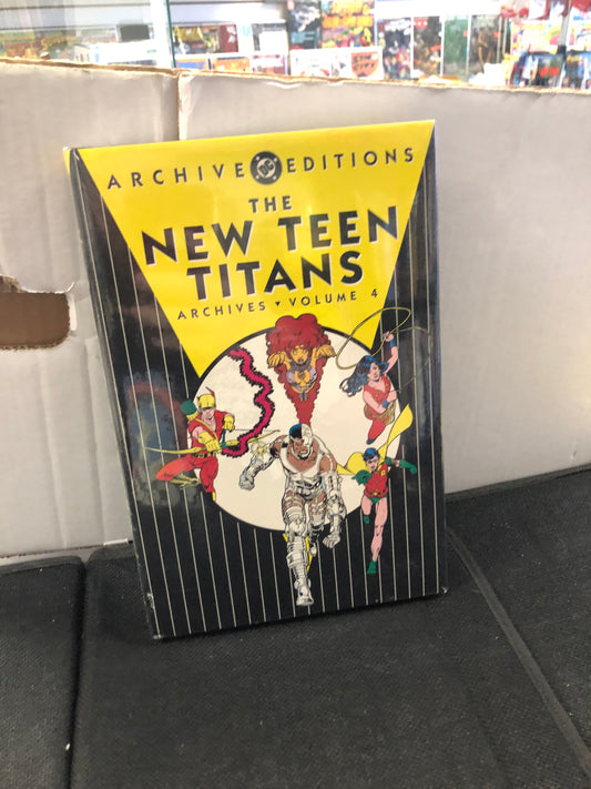 DC COMICS DC ARCHIVE EDITION THE NEW TEEN TITANS VOLUME FOUR (2009)