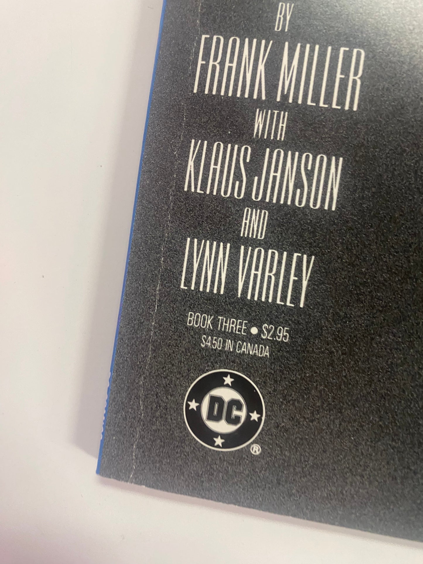DC COMICS BATMAN THE DARK KNIGHT RETURNS BOOK THREE (1986)