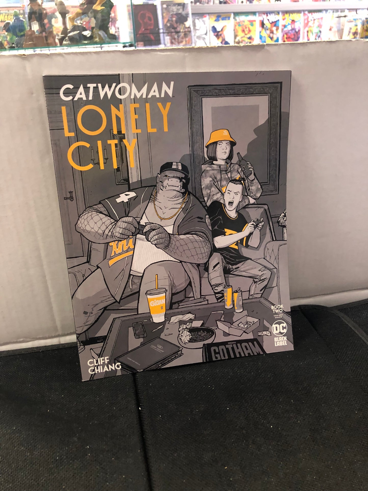 DC CATWOMAN LONELY CITY BOOK TWO VARIANT