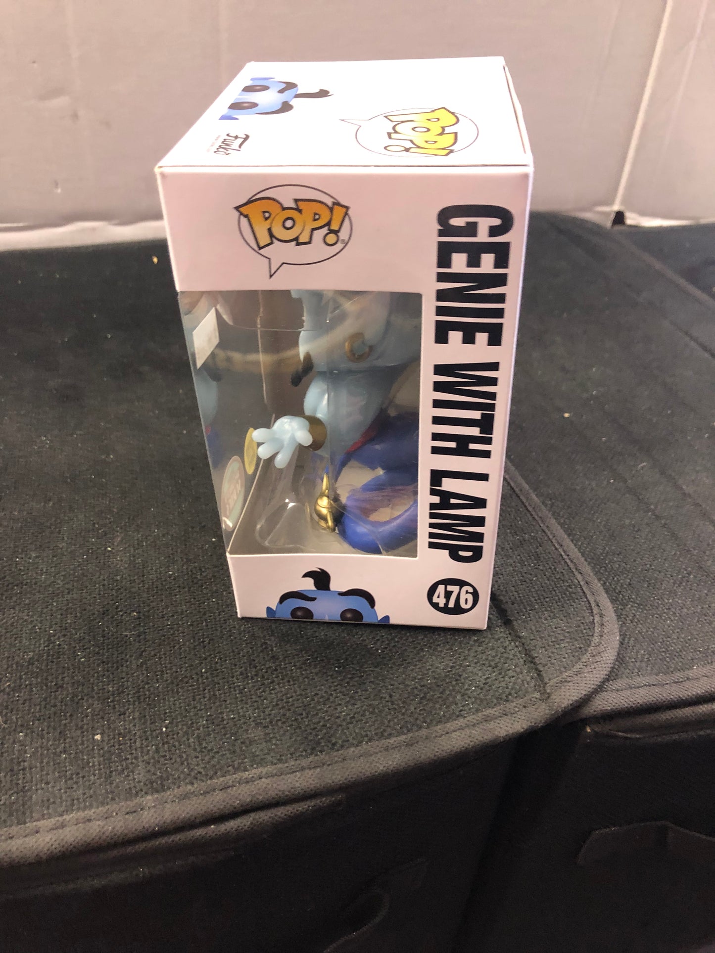 FUNKO POP  POP # 476 DISNEY ALADDIN GENIE WITH LAMP GLOW IN THE DARK SPECIALTY SERIES EXCLUSIVE GOOD CONDITION