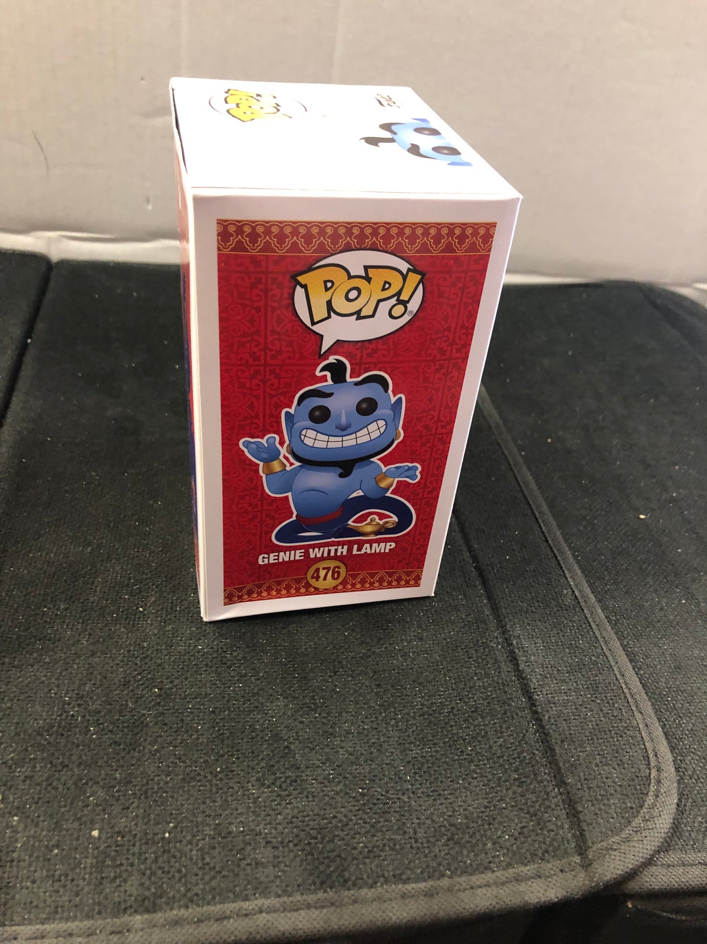 FUNKO POP  POP # 476 DISNEY ALADDIN GENIE WITH LAMP GLOW IN THE DARK SPECIALTY SERIES EXCLUSIVE GOOD CONDITION