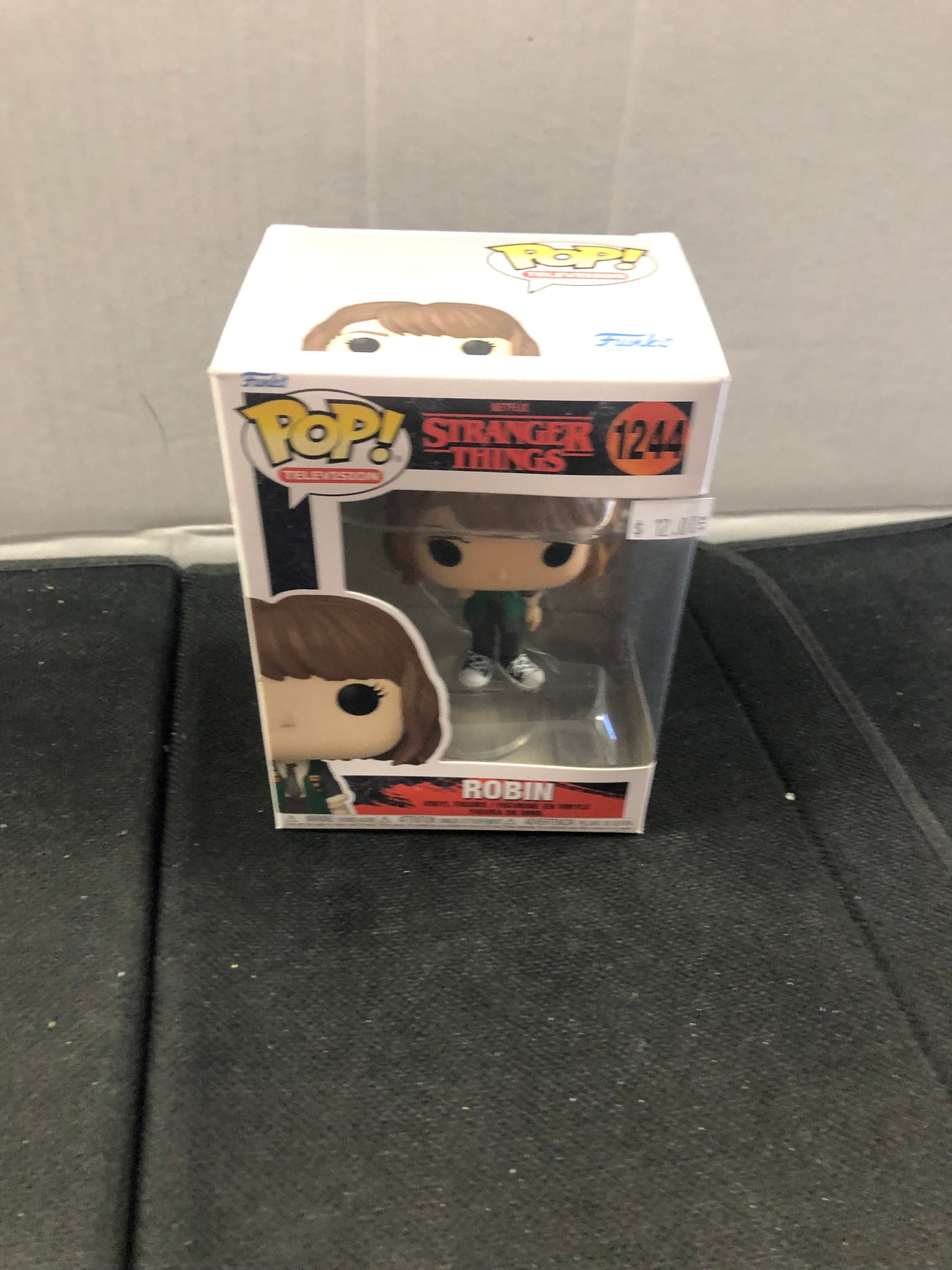 FUNKO POP POP TELEVISION STRANGER THINGS # 1244 ROBIN GOOD CONDITION