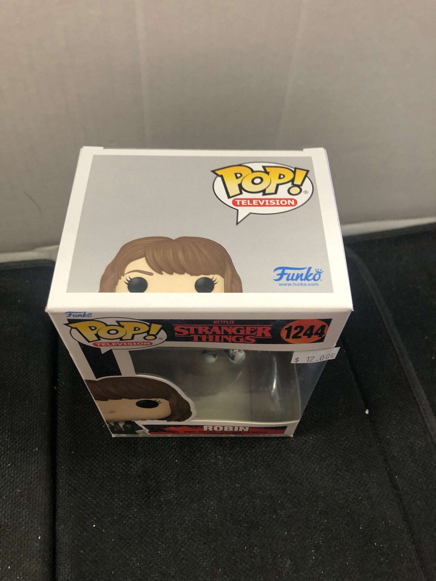 FUNKO POP POP TELEVISION STRANGER THINGS # 1244 ROBIN GOOD CONDITION