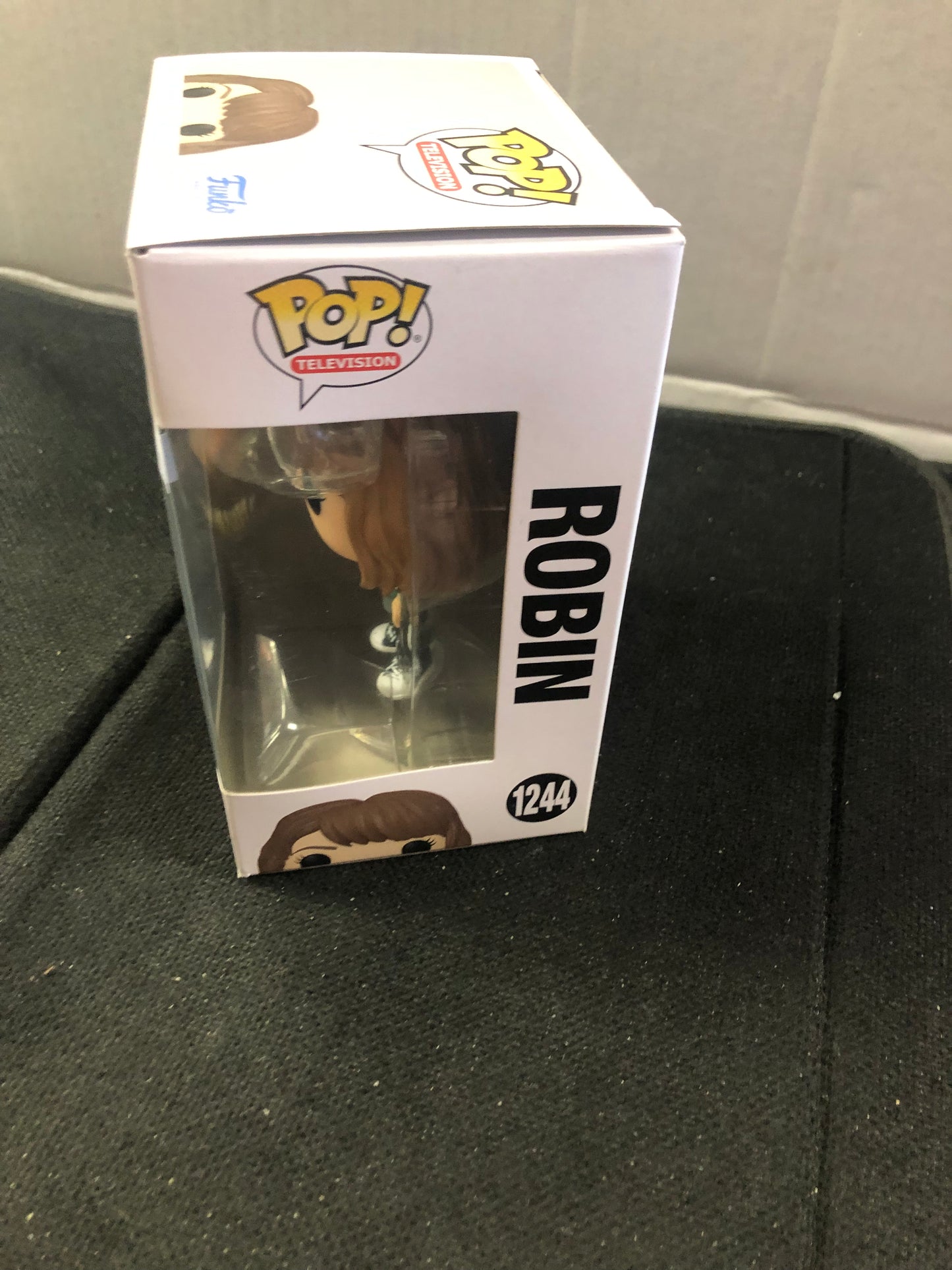 FUNKO POP POP TELEVISION STRANGER THINGS # 1244 ROBIN GOOD CONDITION