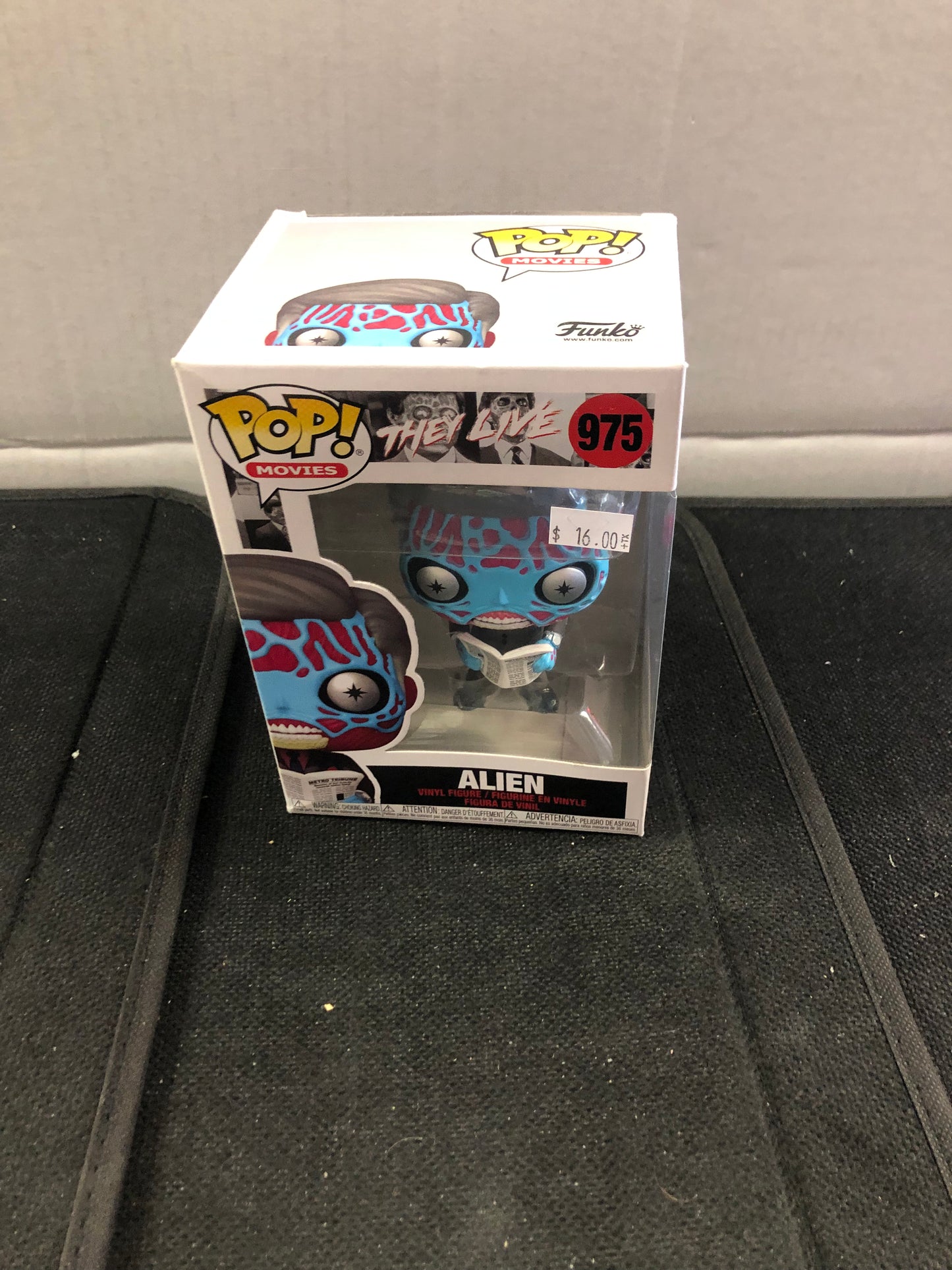 FUNKO POP POP MOVIES THEY LIVE # 975 ALIEN GOOD CONDITION