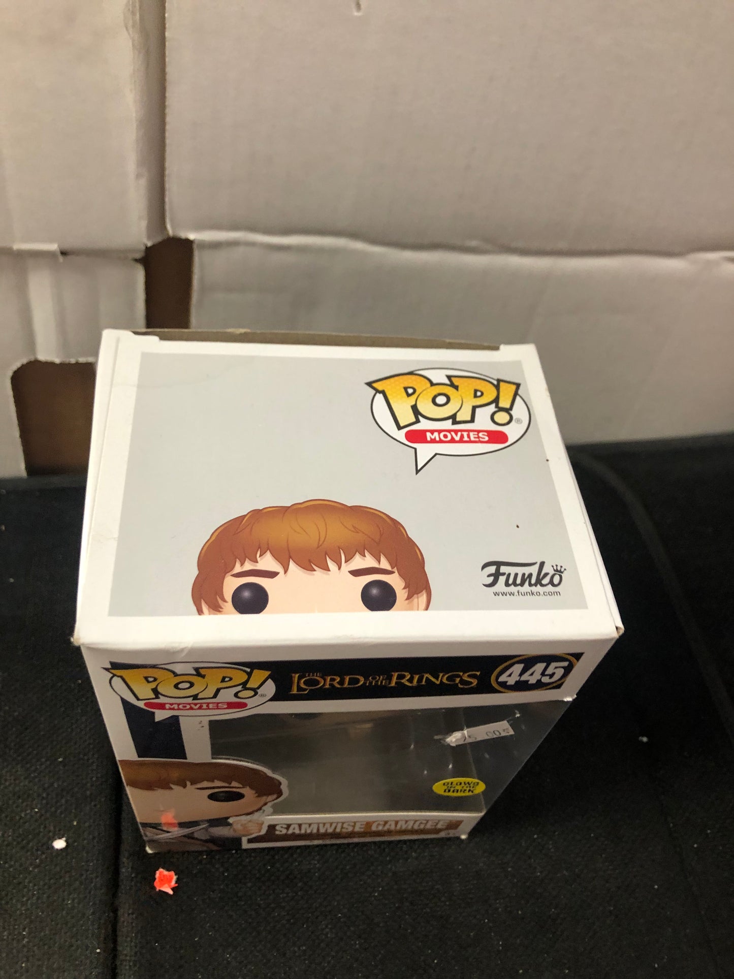 FUNKO POP POP MOVIES LORD OF THE RINGS #445 SAMWISE GAMGEE  GLOW IN  THE DARK GOOD CONDITION SLIGHT DAMAGE ON FRONT OF  BOX