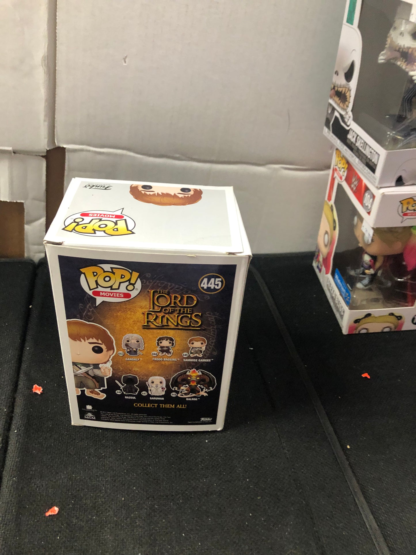 FUNKO POP POP MOVIES LORD OF THE RINGS #445 SAMWISE GAMGEE  GLOW IN  THE DARK GOOD CONDITION SLIGHT DAMAGE ON FRONT OF  BOX