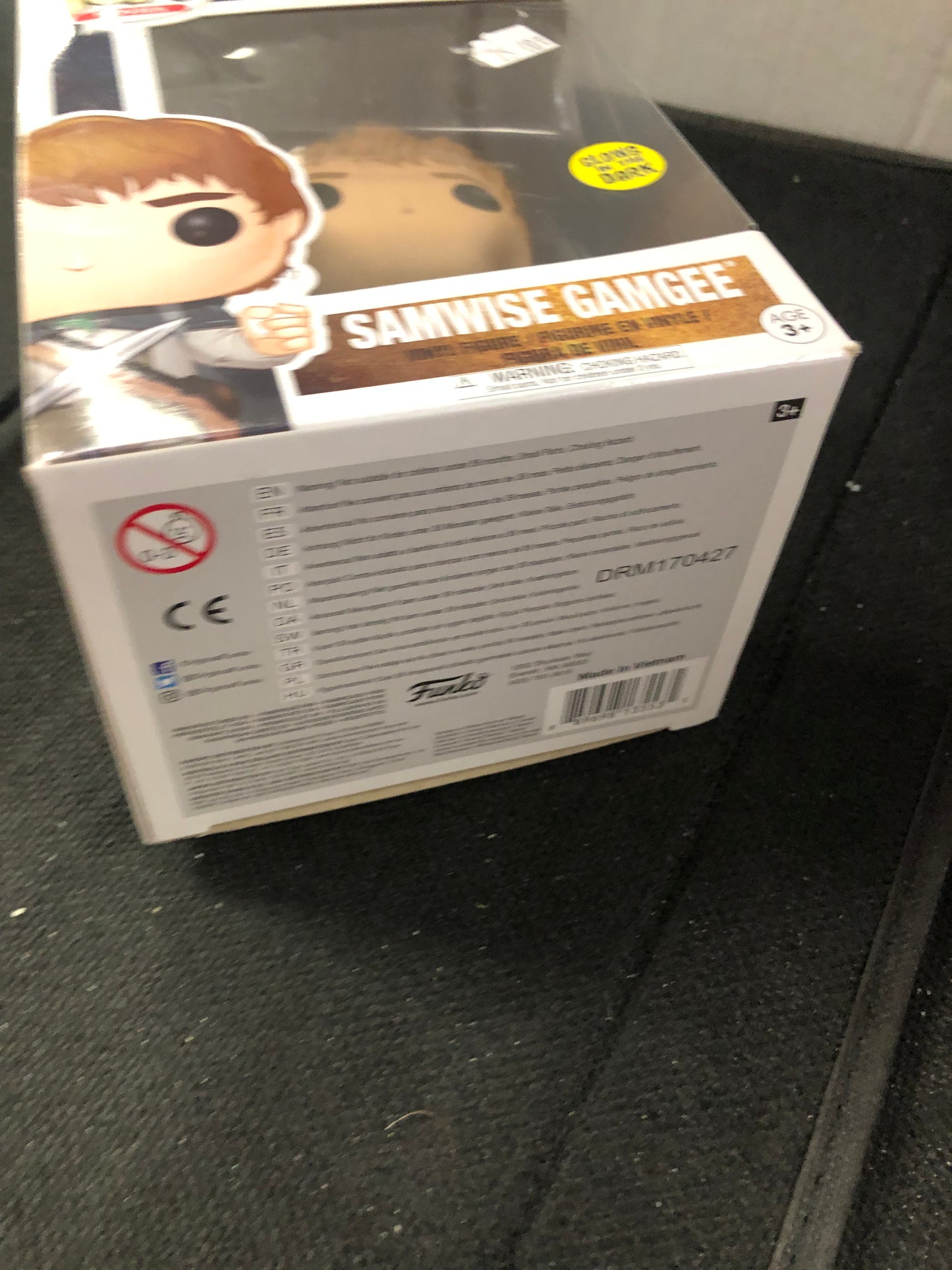 FUNKO POP POP MOVIES LORD OF THE RINGS #445 SAMWISE GAMGEE  GLOW IN  THE DARK GOOD CONDITION SLIGHT DAMAGE ON FRONT OF  BOX