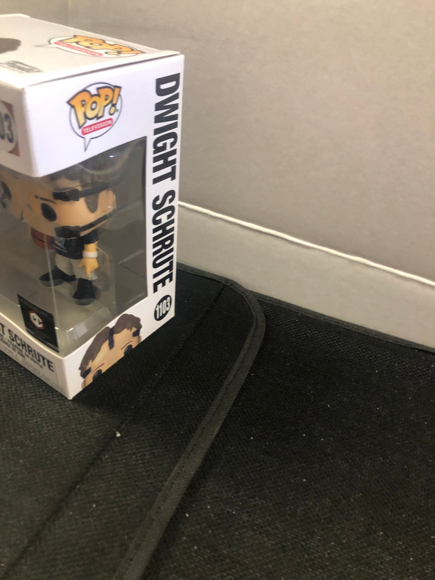 FUNKO POP POP TELEVISION THE OFFICE # 1103 DWIGHT SCHRUTE CHALICE COLLECTIBLES EXCLUSIVE GOOD CONDITION