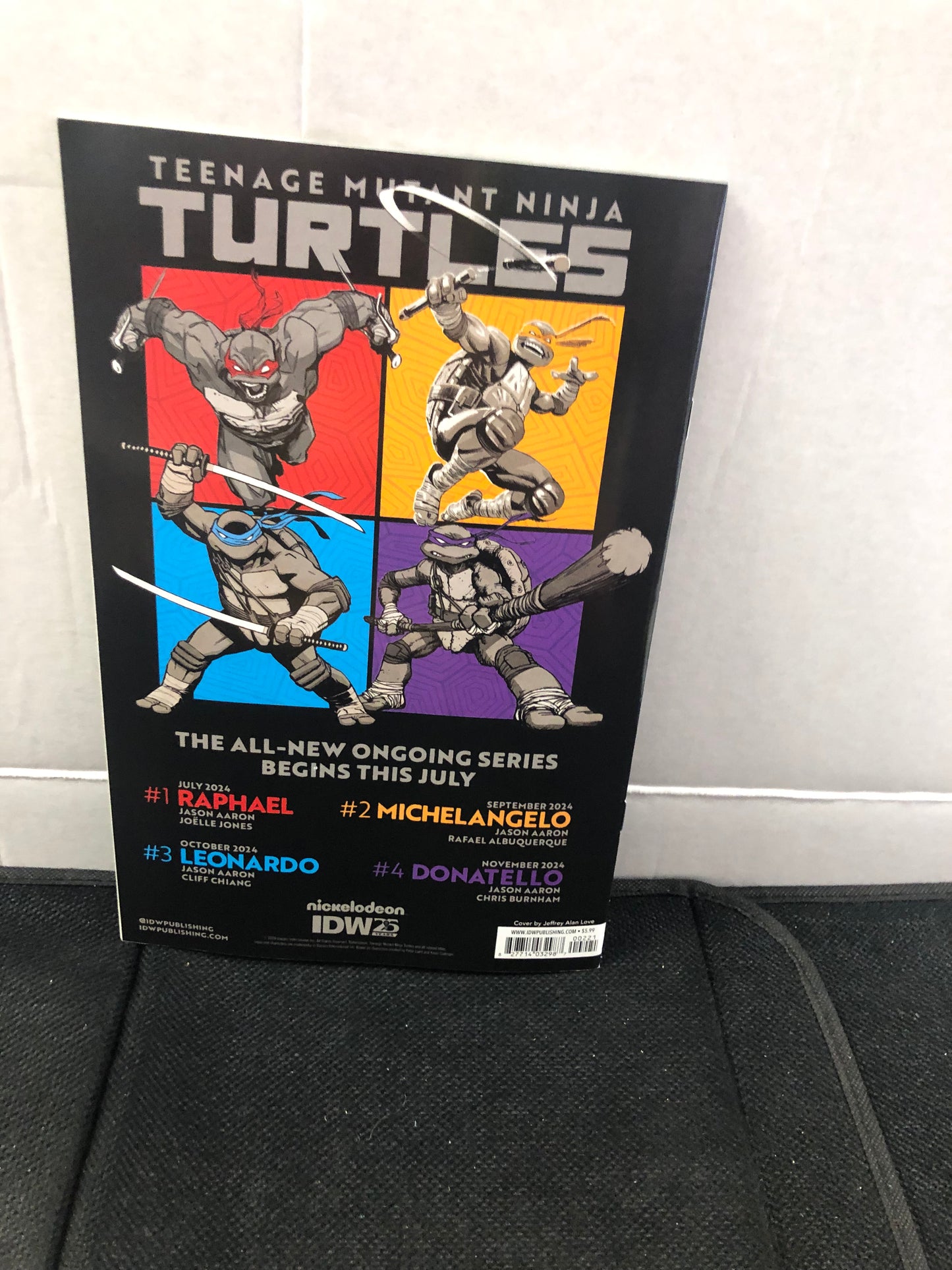 IDW PUBLISHING TEENAGE MUTANT NINJA TURTLES BLACK WHITE AND GREEN 2 VARIANT