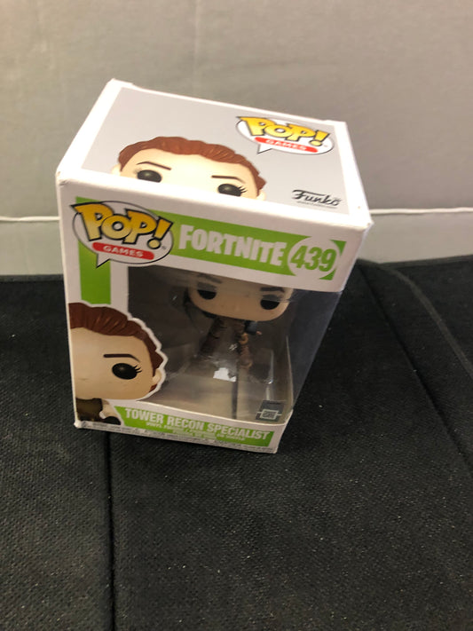 FUNKO POP POP GAMES FORTNITE #439 TOWER RECON SPECIALIST OKAY CONDITION SMALL CREASE ON FRONT OF BOX