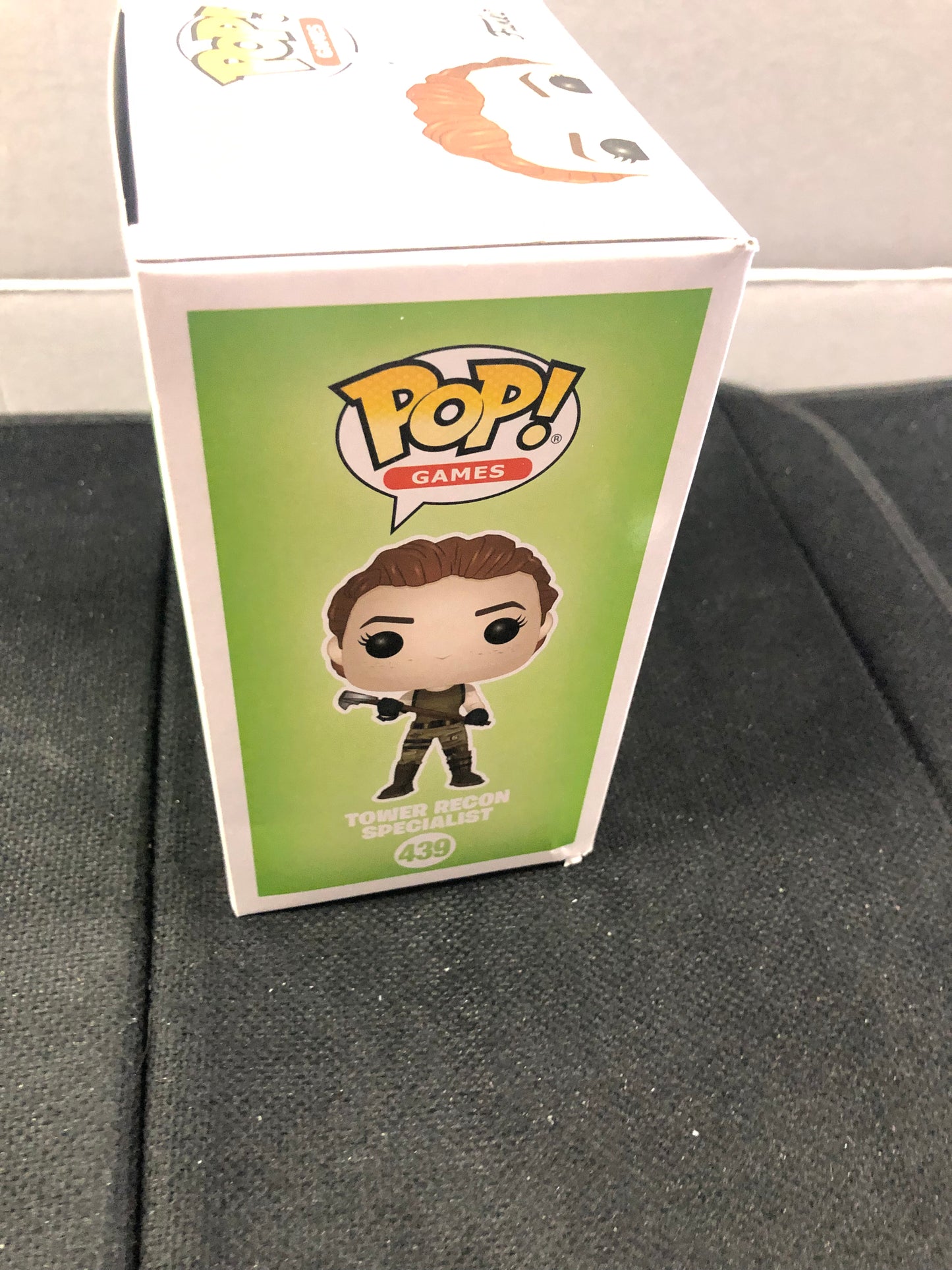 FUNKO POP POP GAMES FORTNITE #439 TOWER RECON SPECIALIST OKAY CONDITION SMALL TEAR ON FRONT OF BOX