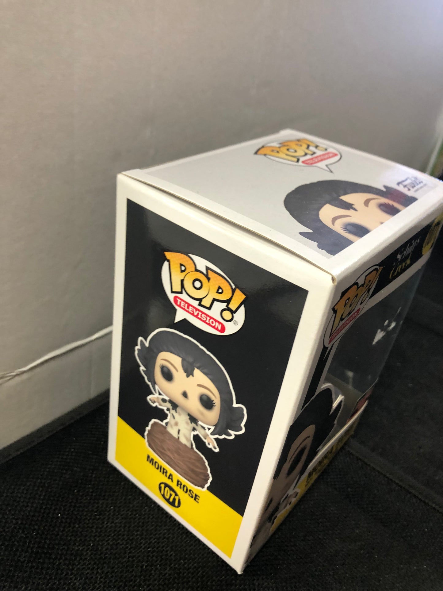 FUNKO POP POP TELEVISION SCHITT$ CREEK # 1071 MOIRA ROSE 2021 TARGET CON EXCLUSIVE GOOD CONDITION