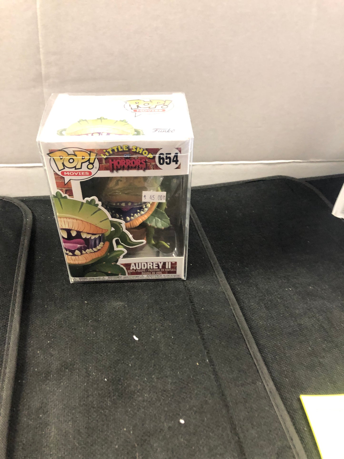 FUNKO POP POP MOVIES LITTLE SHOP OF HORRORS # 654 AUDREY II GOOD CONDITION ONE SMALL BOX DENT ON BACK OF BOX