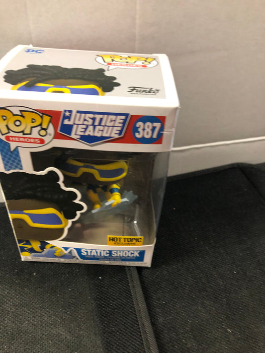 FUNKO POP POP HEROES JUSTICE LEAGUE # 387 STATIC SHOCK  HOT TOPIC EXCLUSIVE GOOD CONDITION