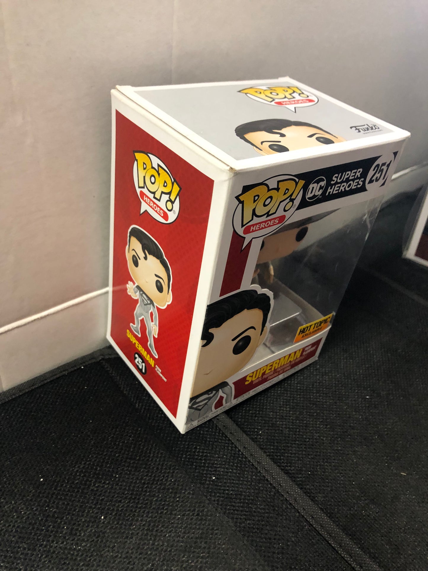 FUNKO POP POP HEROES DC SUPER HEROES # 251 SUPERMAN FROM FLASHPOINT HOT TOPIC EXCLUSIVE GOOD CONDITION