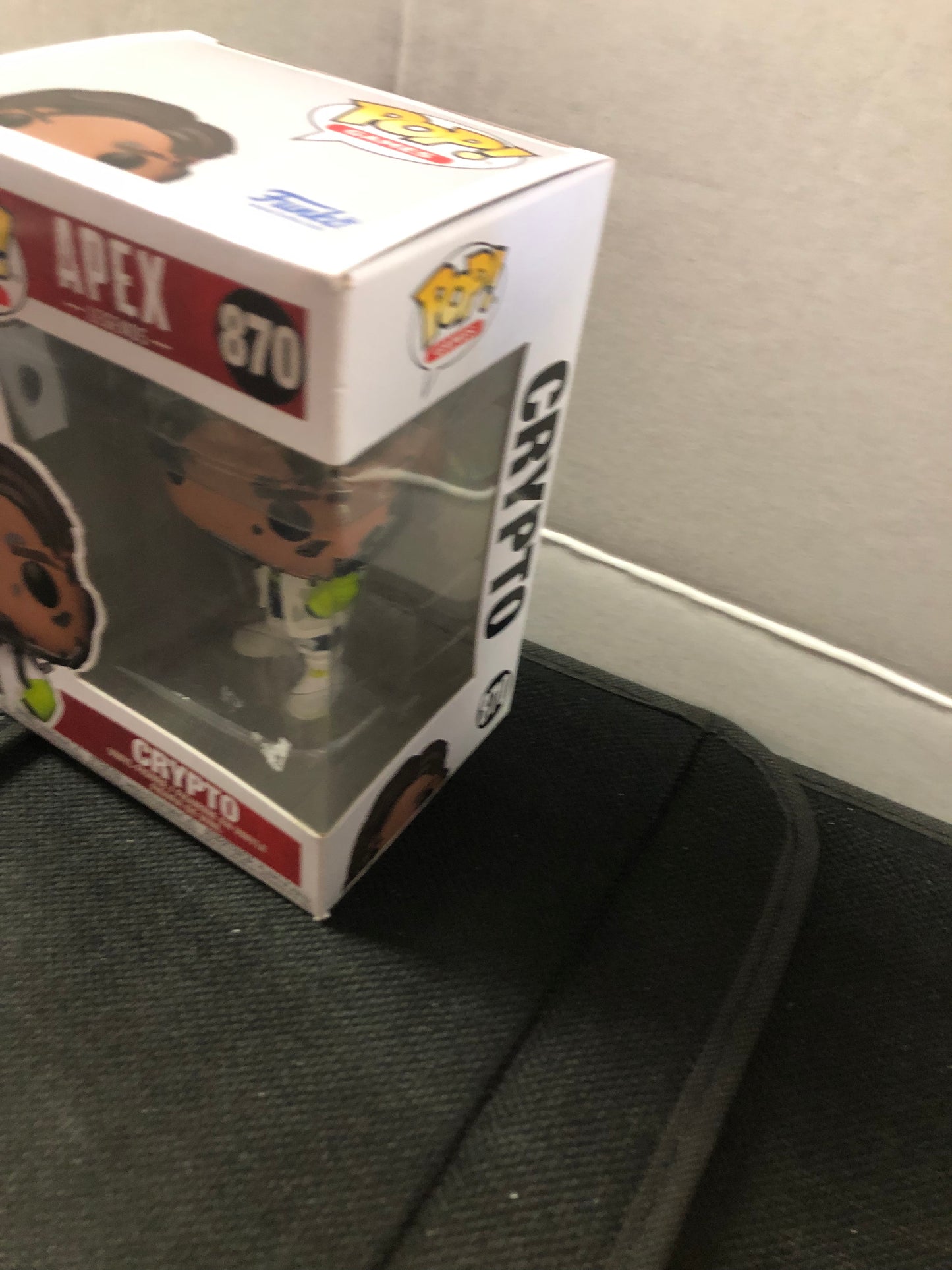 FUNKO POP POP GAMES APEX LEGENDS #870 CRYPTO GOOD CONDITION