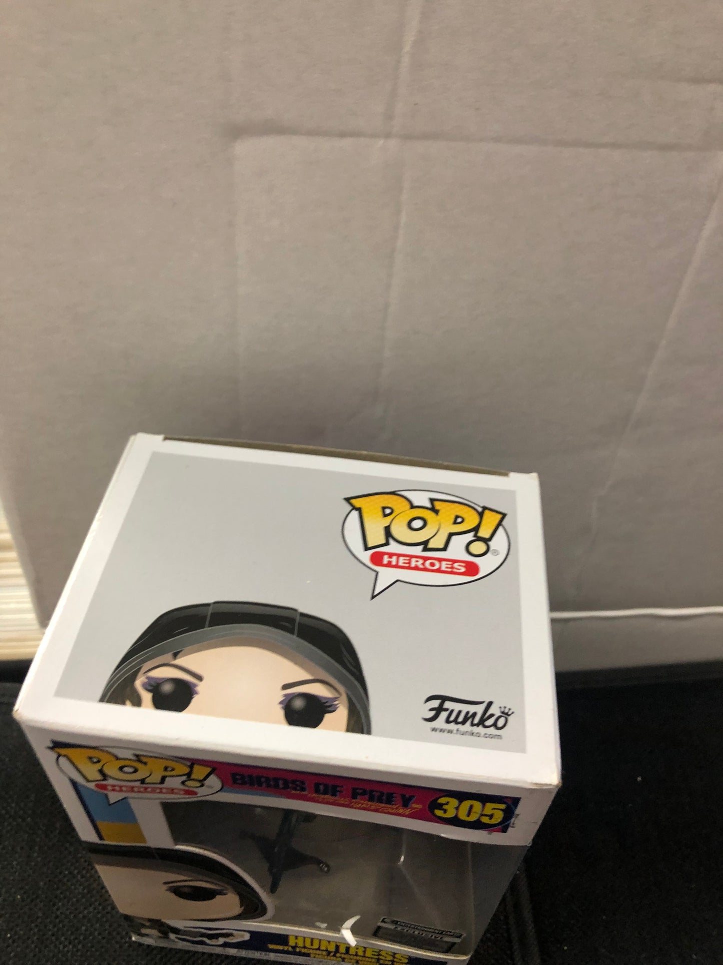 FUNKO POP POP HEROES BIRDS OF PREY # 305 HUNTRESS ENTERTAINMENT EARTH EXCLUSIVE GOOD CONDITION