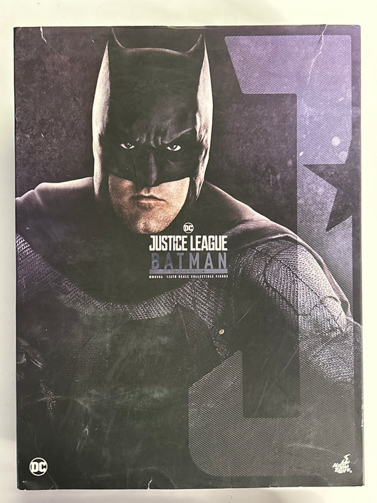 DC SIDESHOW JUSTICE LEAGUE BATMAN 1/6TH SCALE FIGURE LOOSE WITH LIGHT PLAY CONDITION BOX