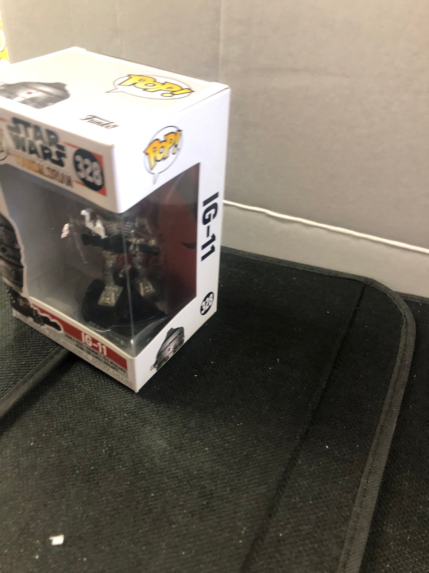 FUNKO POP STAR WARS THE MANDALORIAN # 328 IG-11 GOOD CONDITION